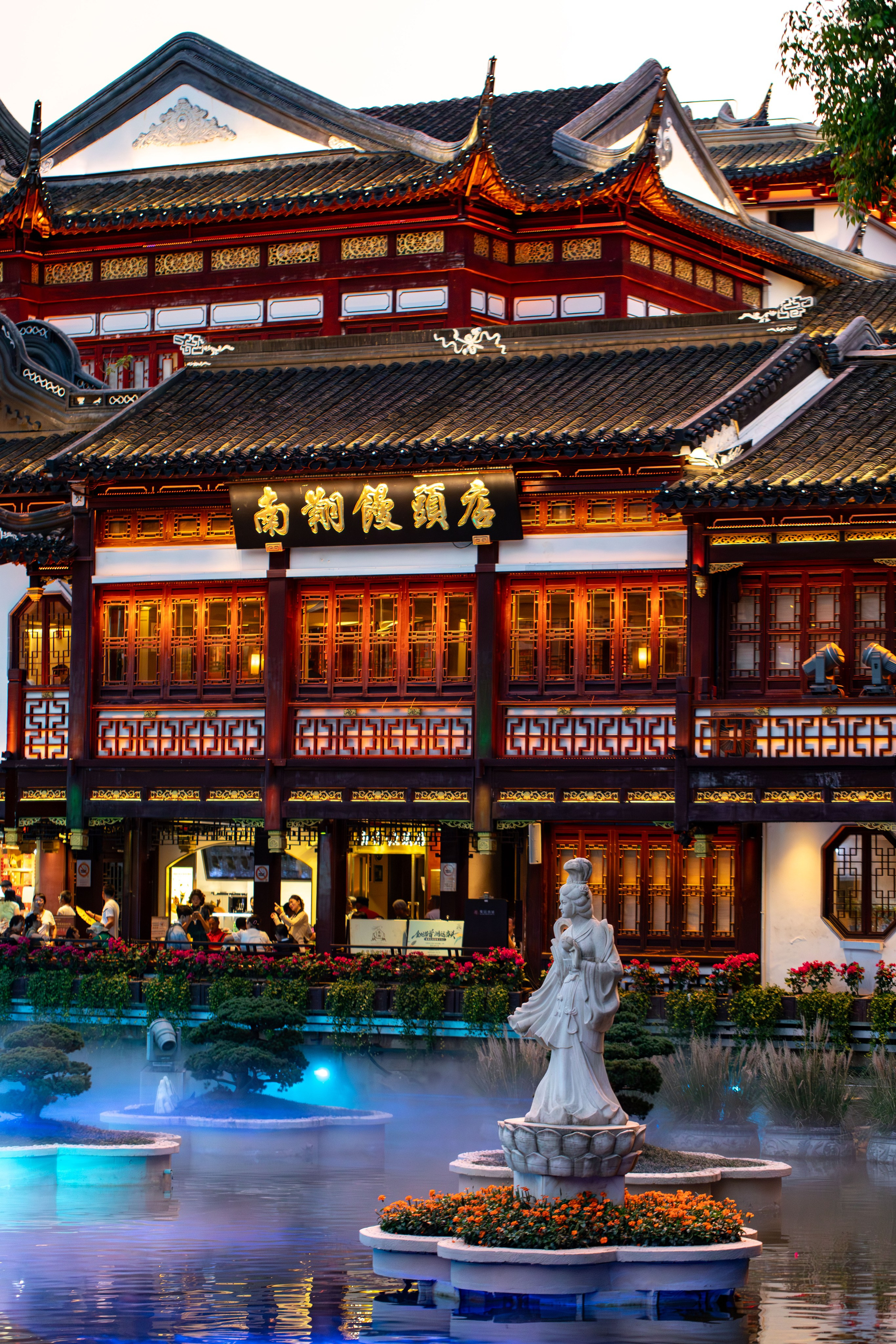China, Shanghai, 2025. Воройская Анна