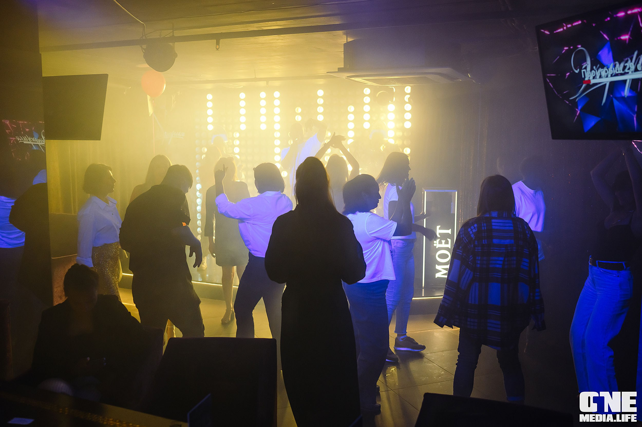 Фоторепортаж из караоке-клуба Эйфория. One Media Life: фоторепортажи, фотоотчеты с мероприятий и заведений