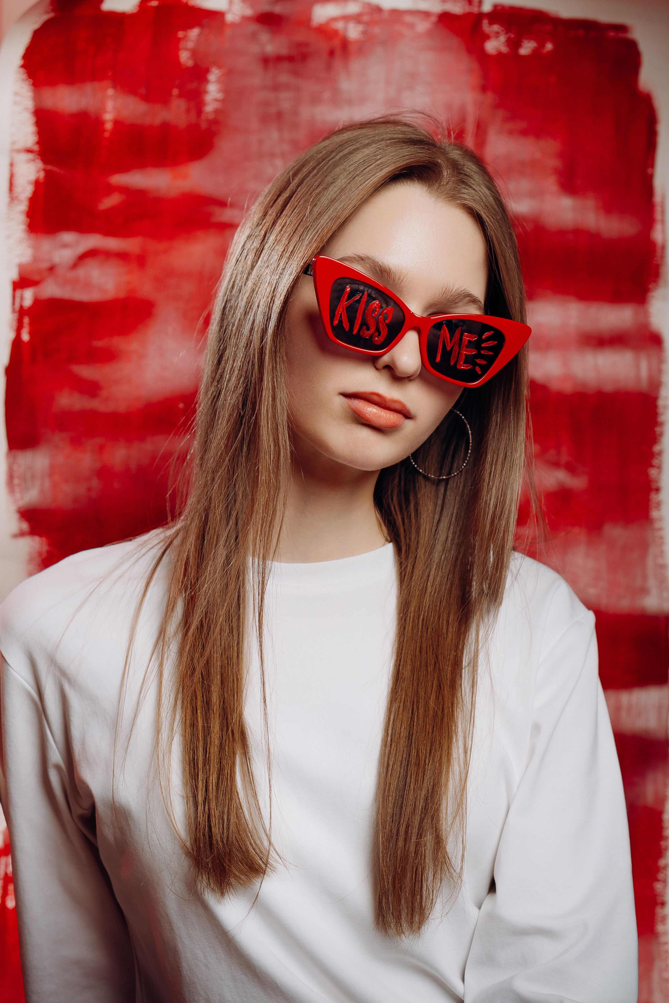 Профессиональная школьная фотография и создание выпускных альбомов в Хабаровске. Современные, яркие и запоминающиеся фотографии для школьников. Уникальный дизайн обложек выпускных книг, которые станут настоящей памятью о школьных годах. Закажите качественные фото и стильные альбомы для выпускников в Хабаровске. Нажмите заказать Выпускные Альбомы ( Дипломы ) в Хабаровске и мы свяжемся свами.