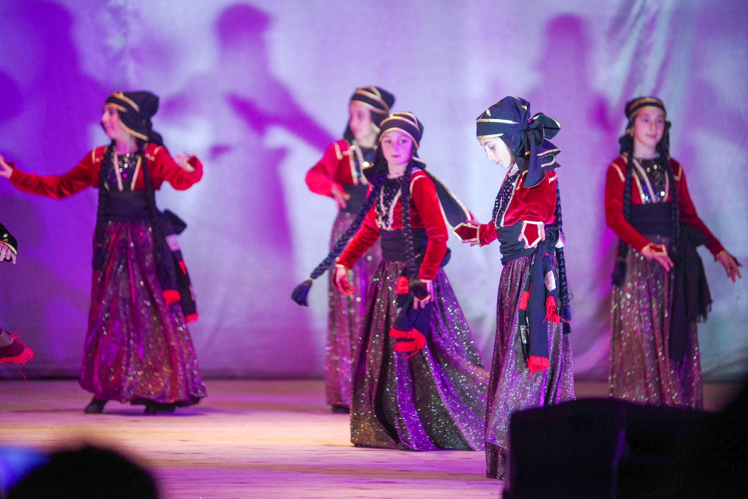 Грузинский танец. Портретный фотограф Денис Милютин