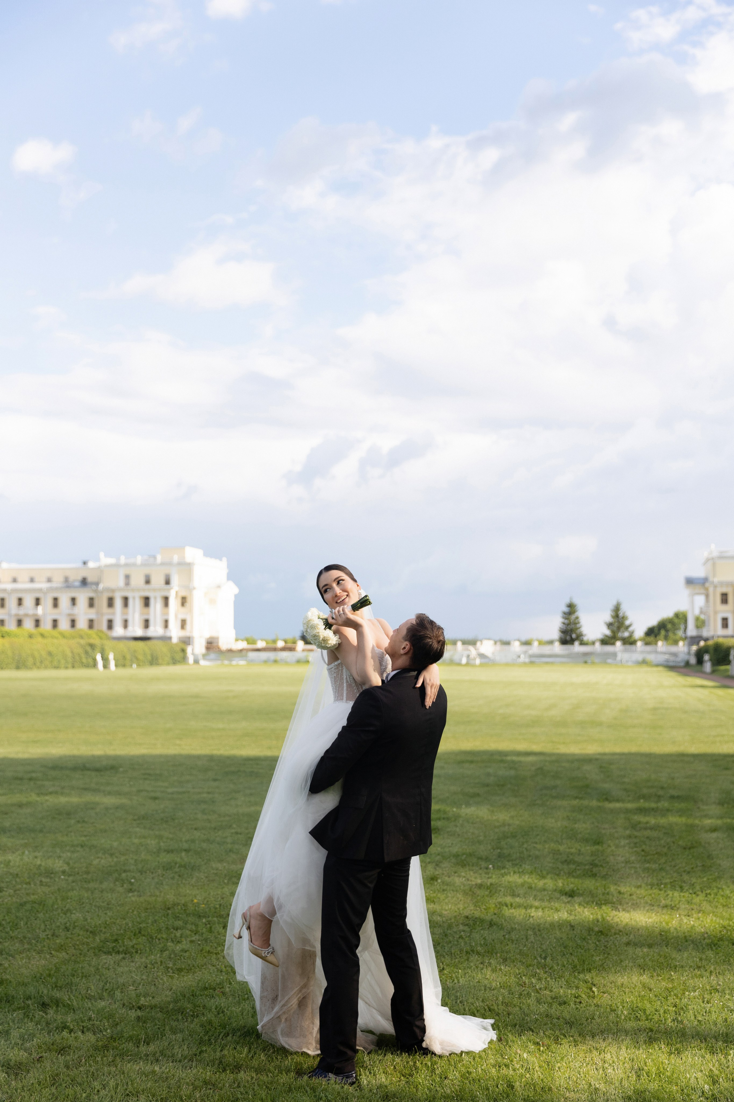 Свадебная фотосъемка росписи и свадебная фотосессия в Архангельском. Свадебный фотограф в Москве Полина Лелетко