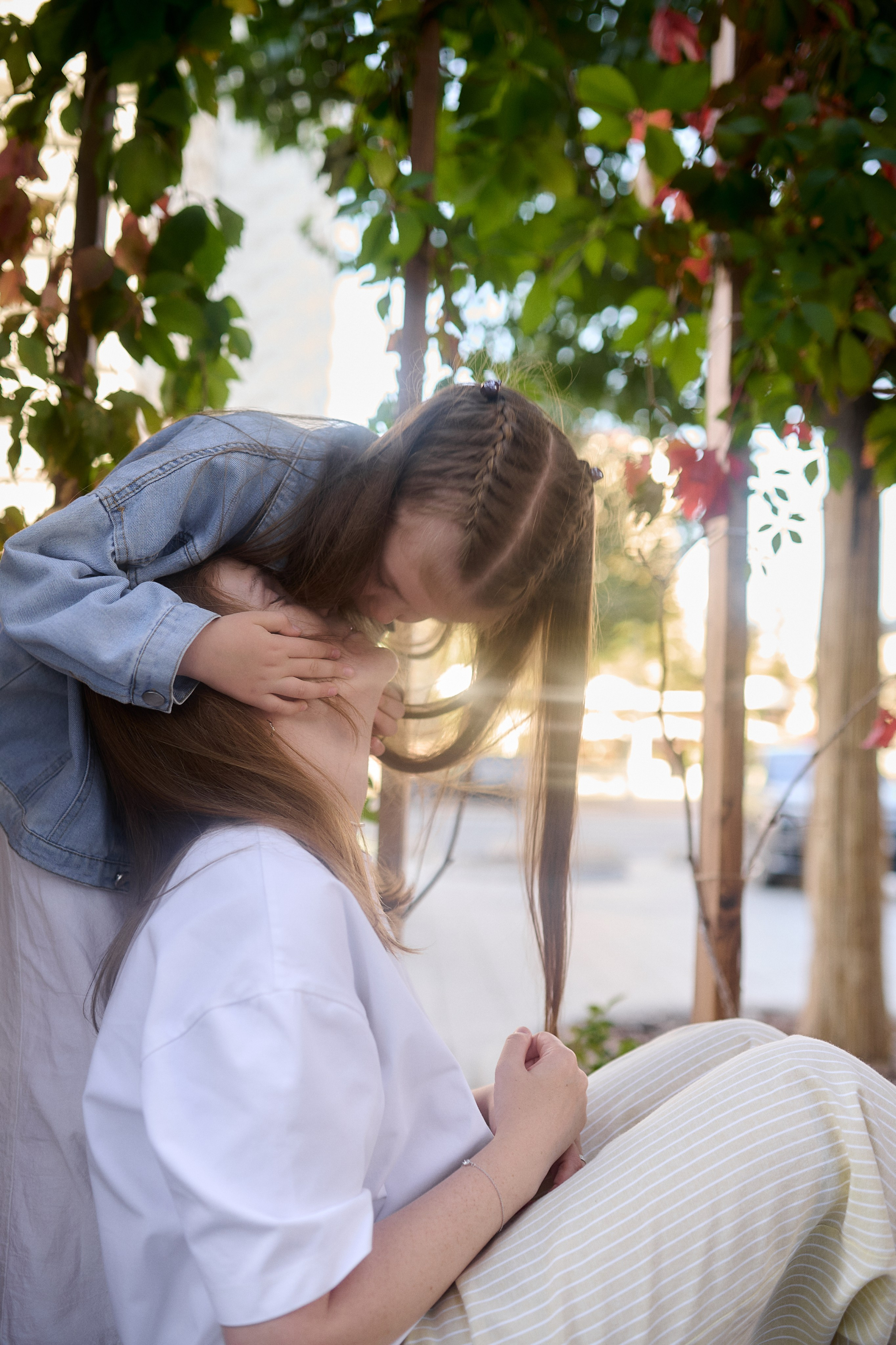 Катя и Ника. Прогулка по Новому Арбату. Семейный и свадебный lifestyle-фотограф в Москве Мария Петрова