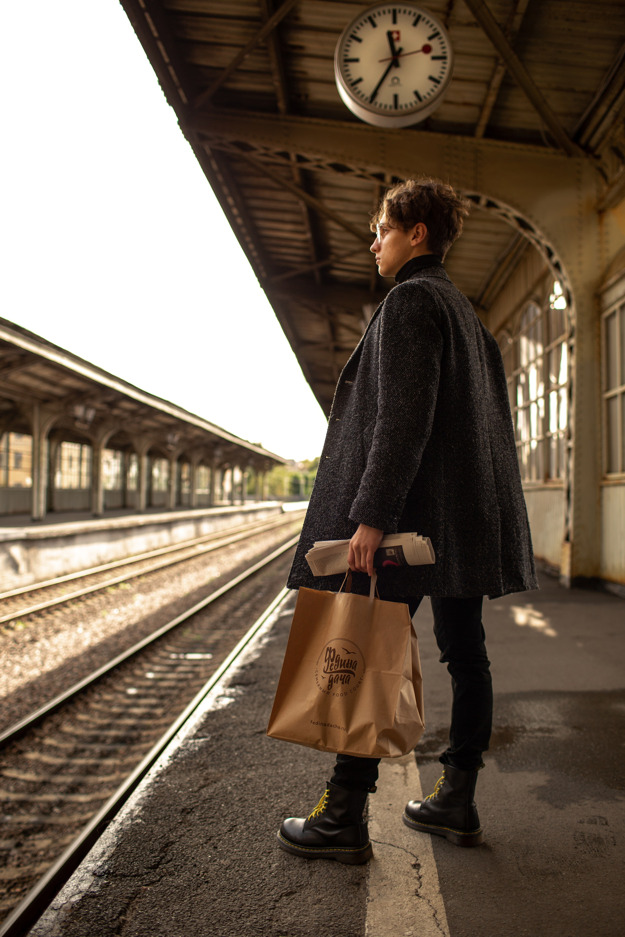 Рекламная съёмка для корнера «Федина дача». Вокзал. Свадебный фотограф Кирилл Белый