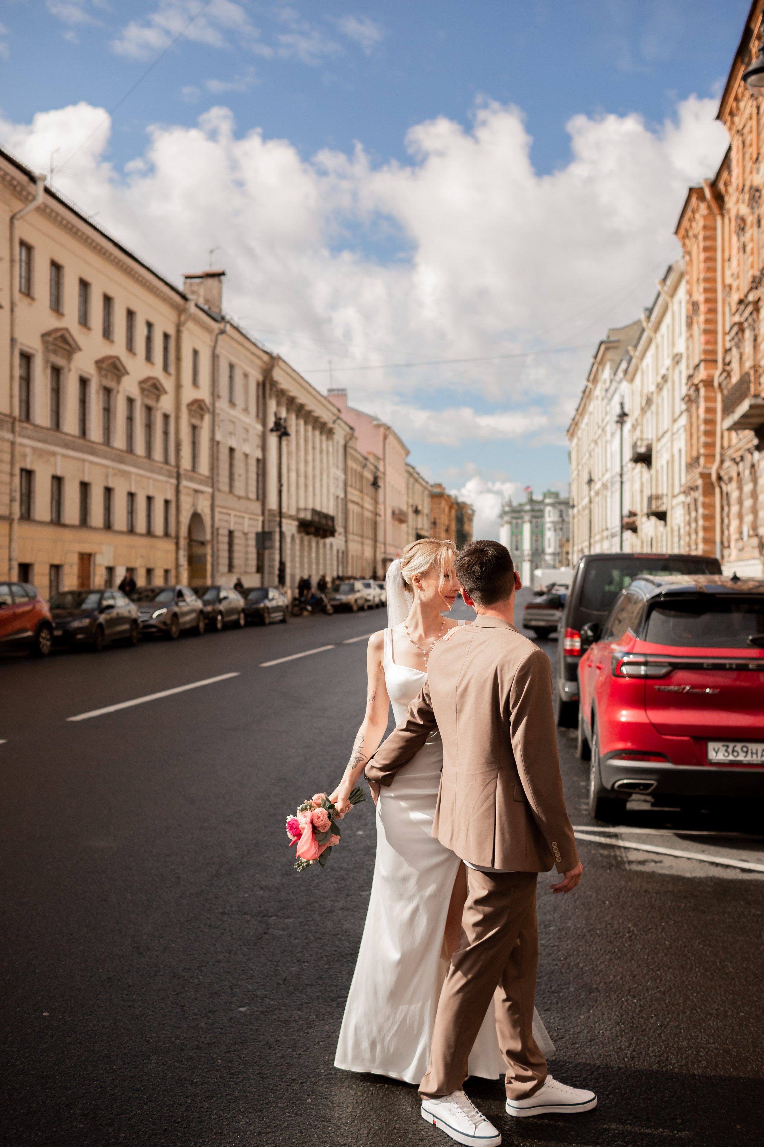 Свадебная фотосессия во дворцах Петербурга. Свадебный фотограф Кирилл Белый