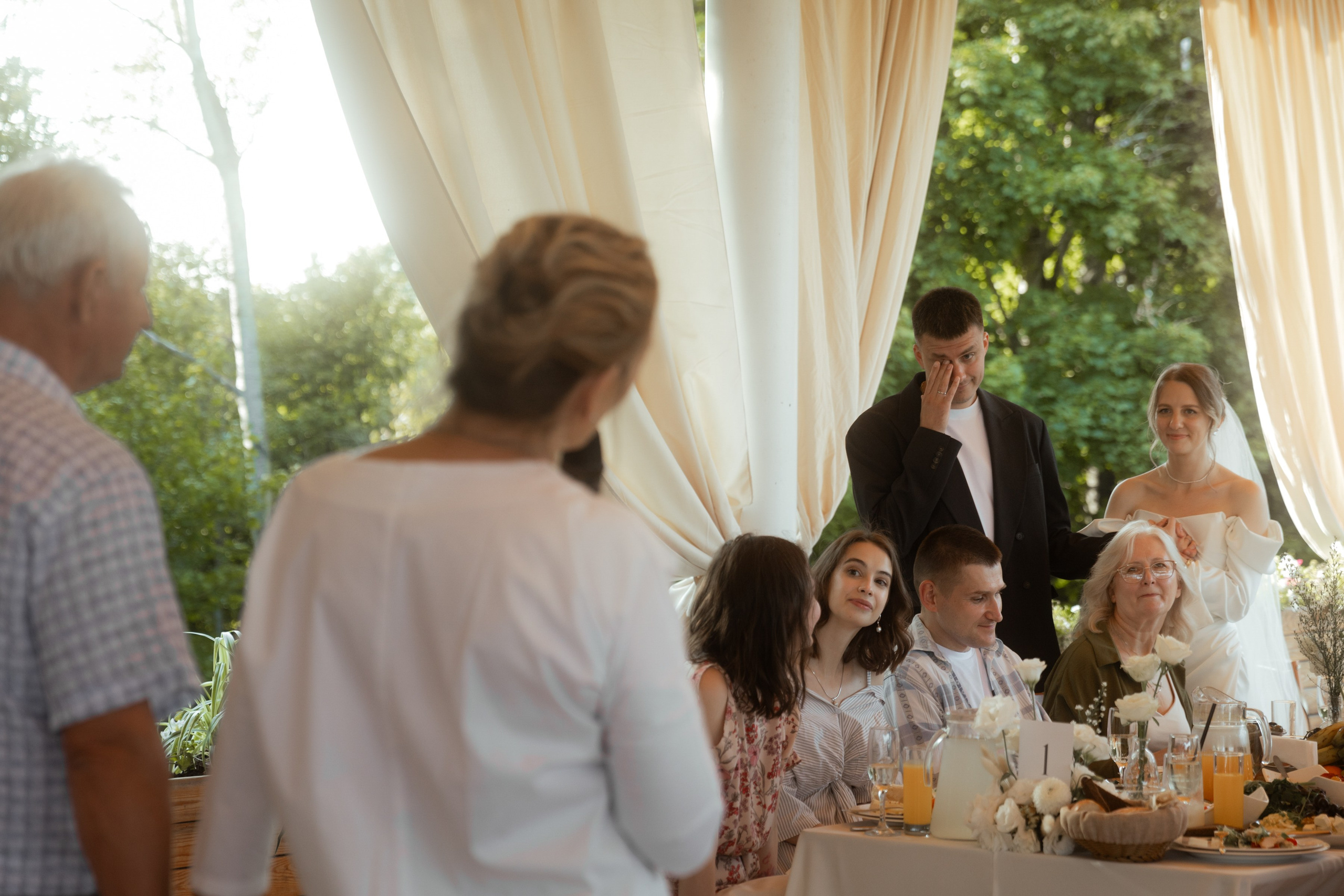 Алиса и Слава, роспись в Москве и вечеринка на природе, подальше от города. Фотограф в Москве Екатерина Черненко