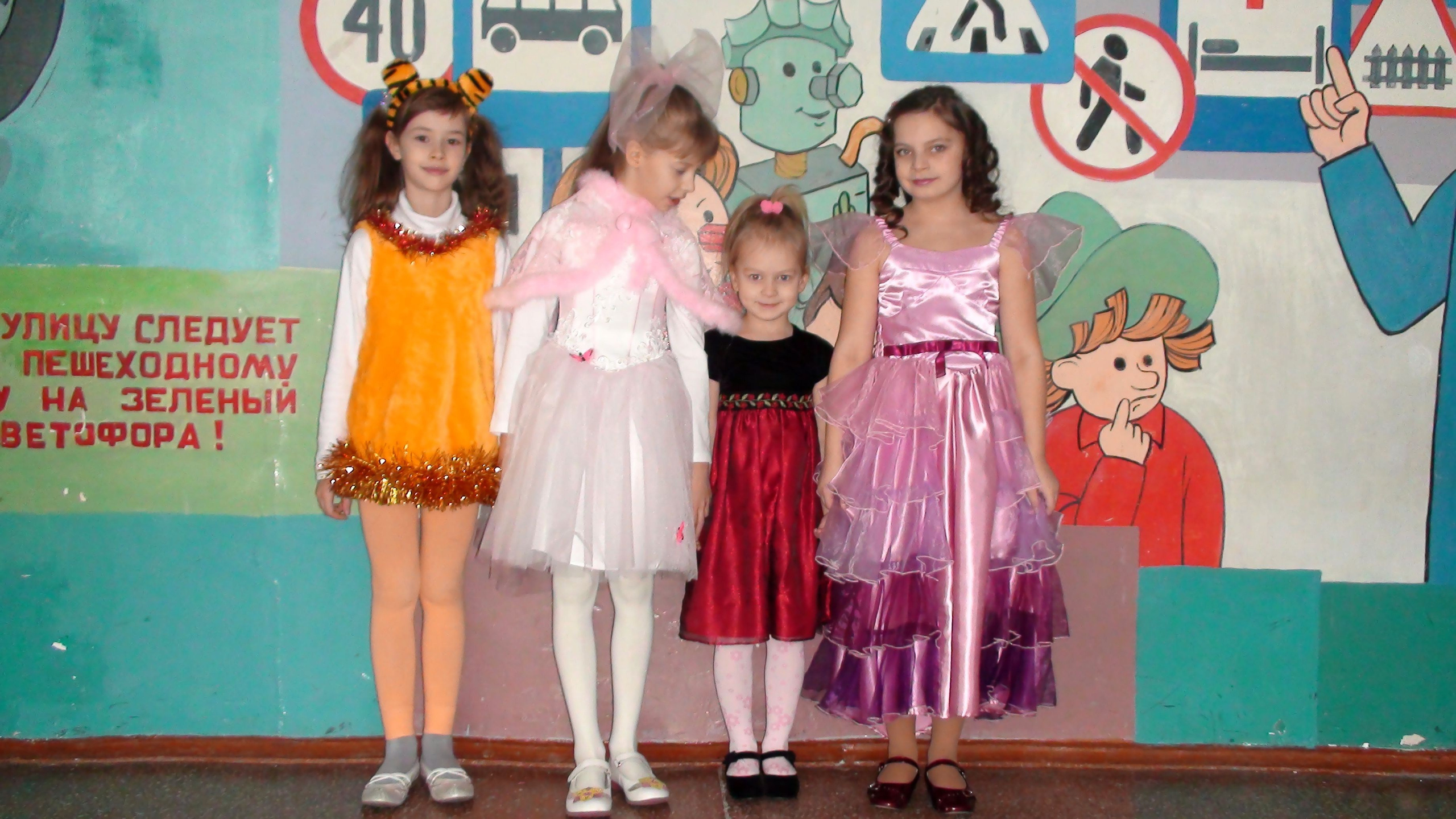 28.12.2009 Школьная Елка. Семейный, Свадебный фотограф СПБ Питер— Романова Екатерина