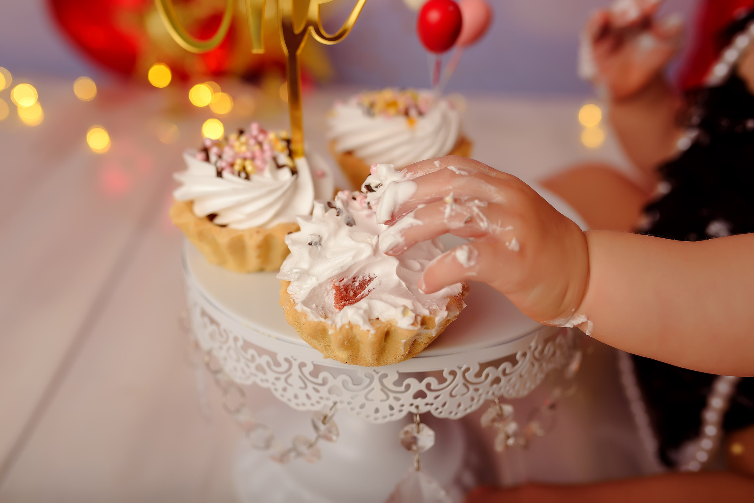 Крушение тортика. Фотограф беременности и новорожденных в Рязани