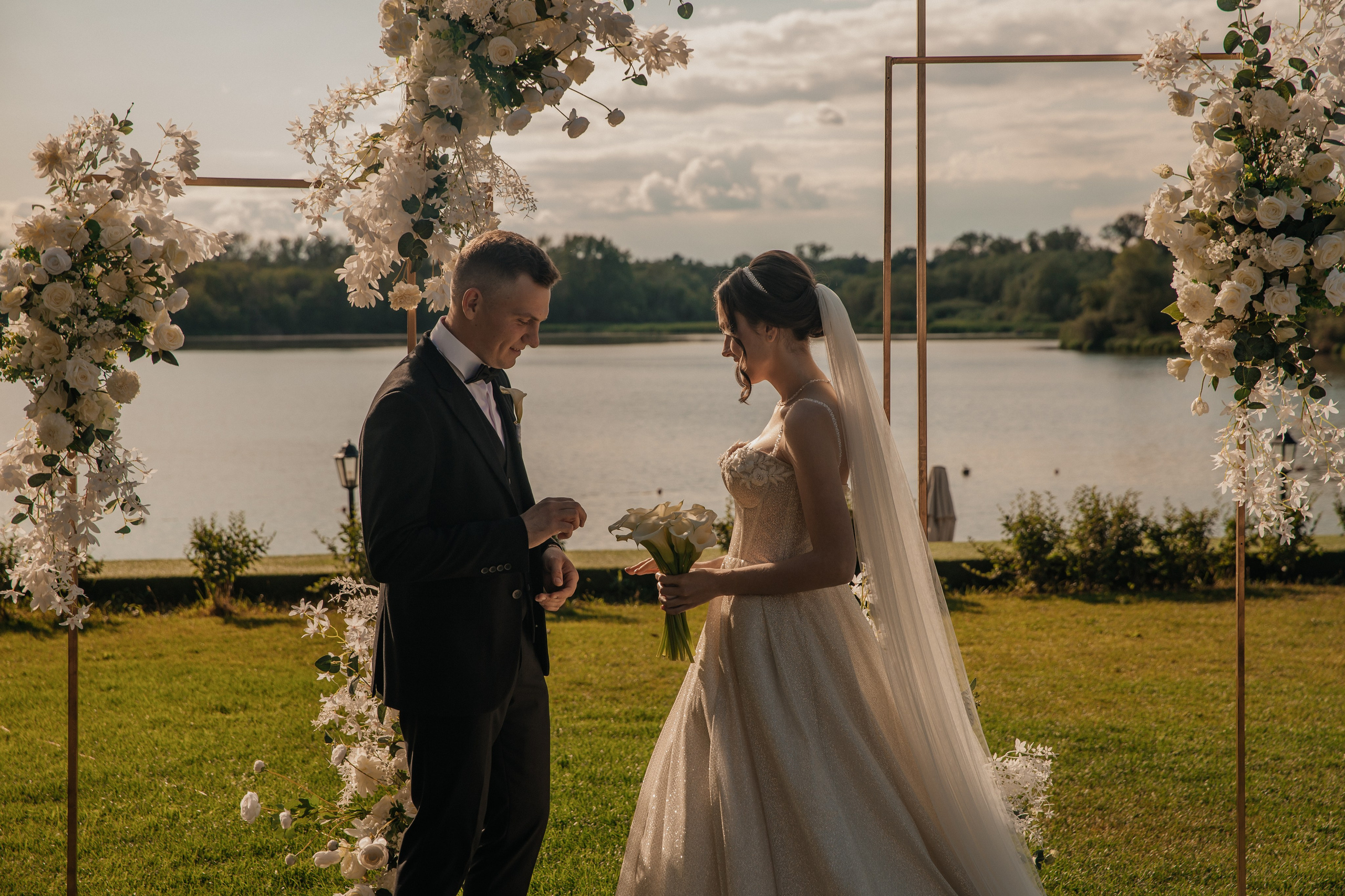 Wedding «Sunlight». Свадебные фотограф и видеограф Наталья и Анатолий Новиковы СПб