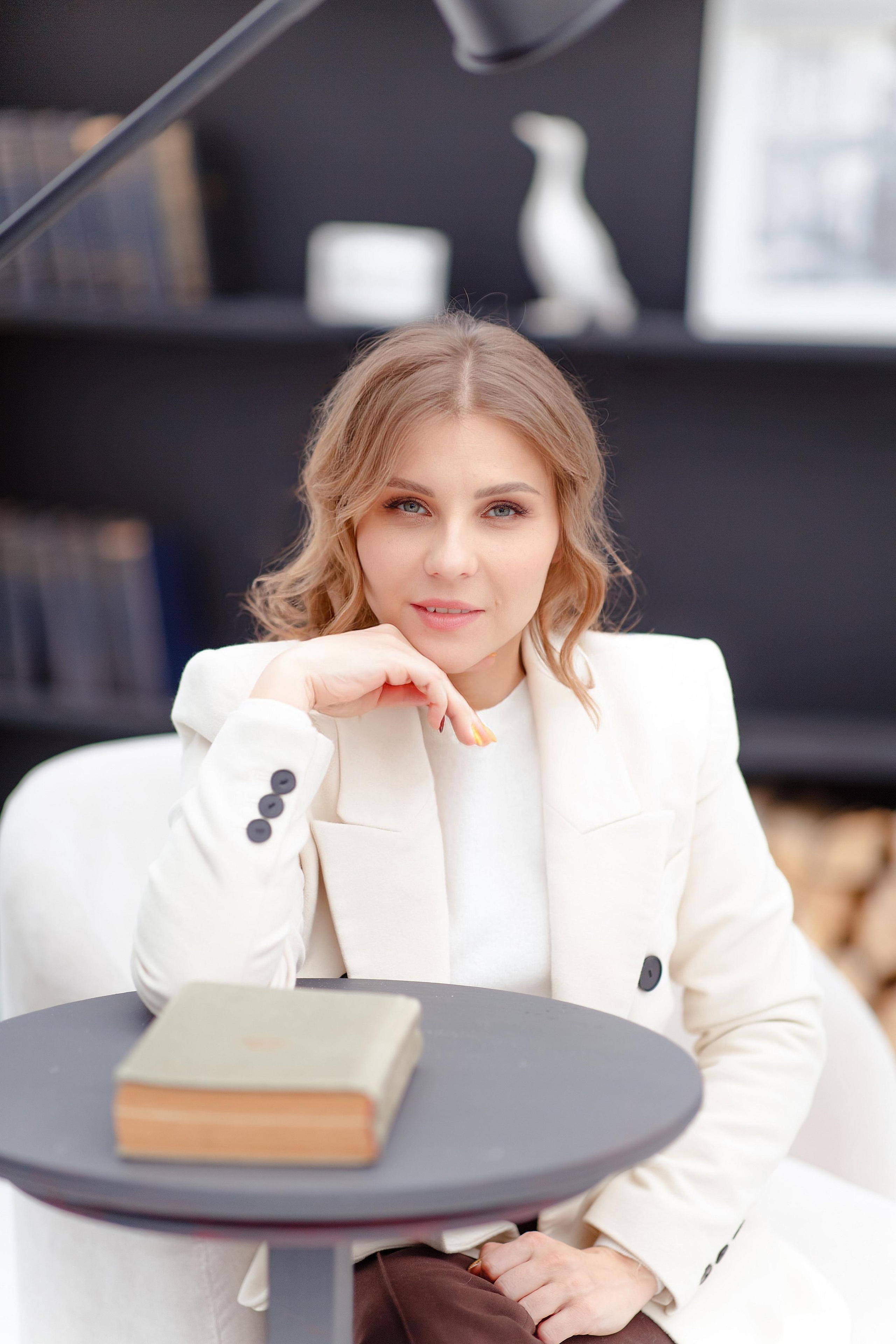 Полина. Аниса Кадырова, эксперт в области визуала, фотограф, brand-фотограф