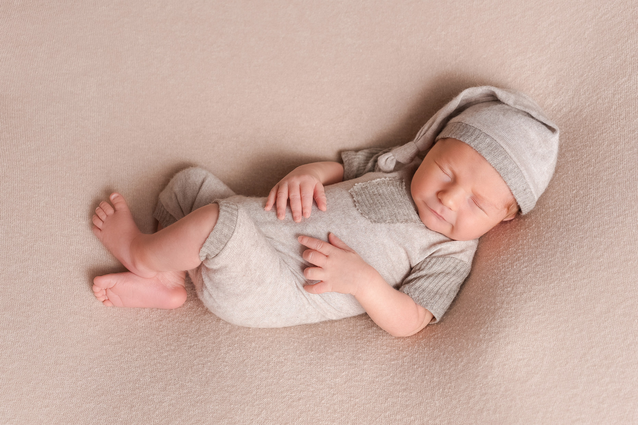 Newborn. Фотограф новорожденных и детский фотограф в Екатеринбурге Ксени