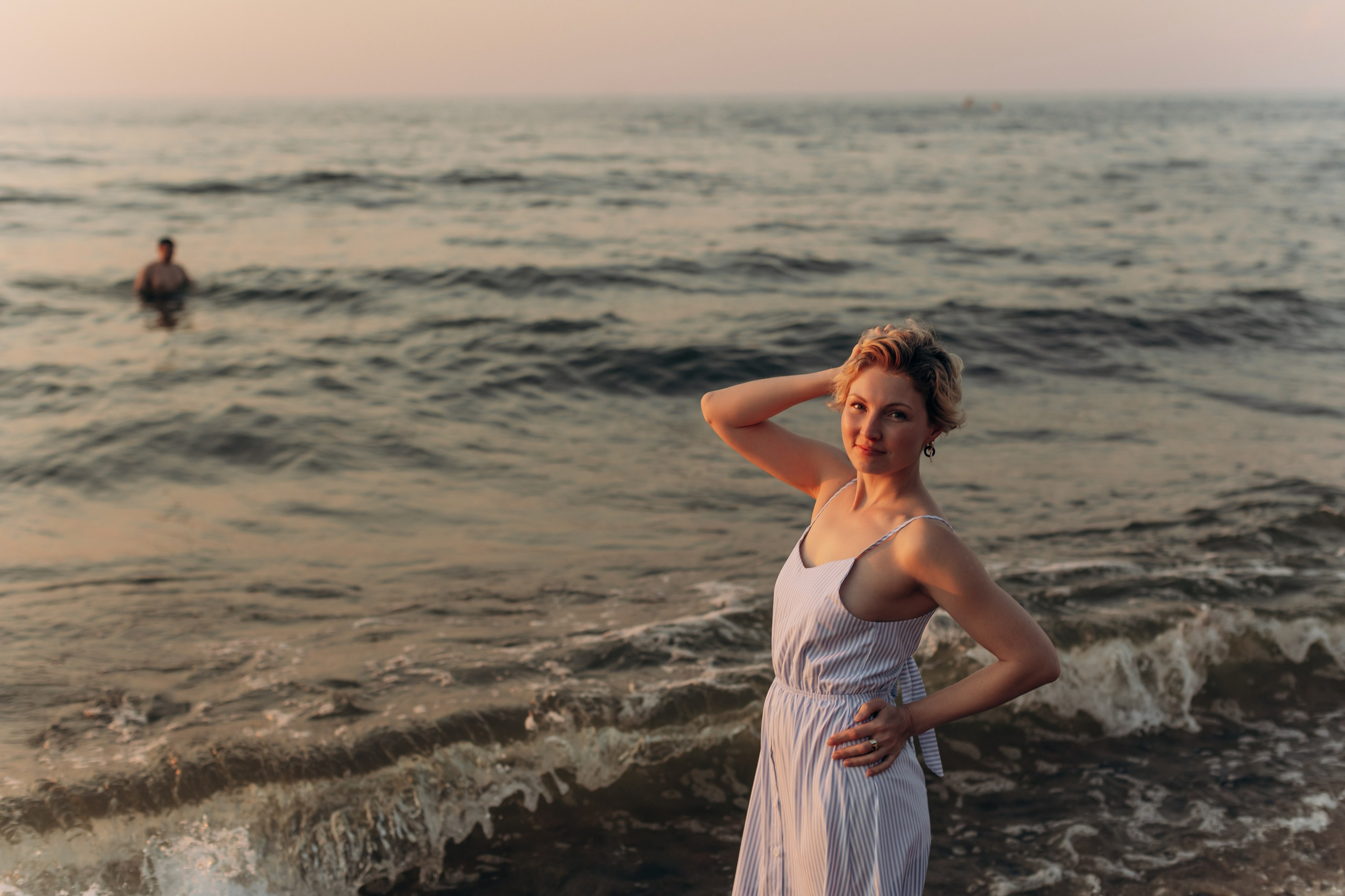 Подруги Пионеский Сосновый бор закат. Фотограф в Калининграде свадебная фотография, репортажная, фотосессии