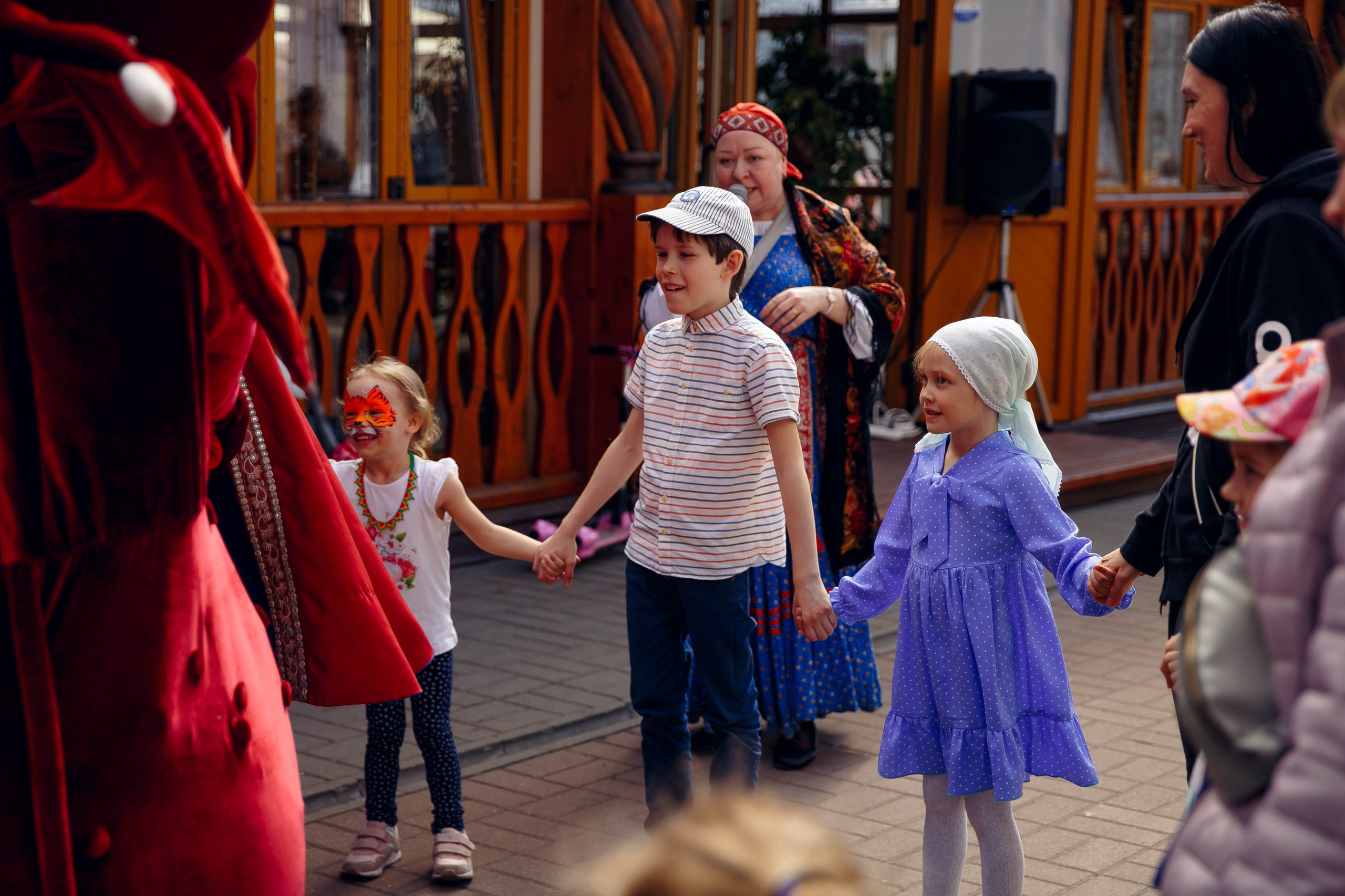 Алеша попович двор. Ваш репортажный фотограф Артемий Антонов