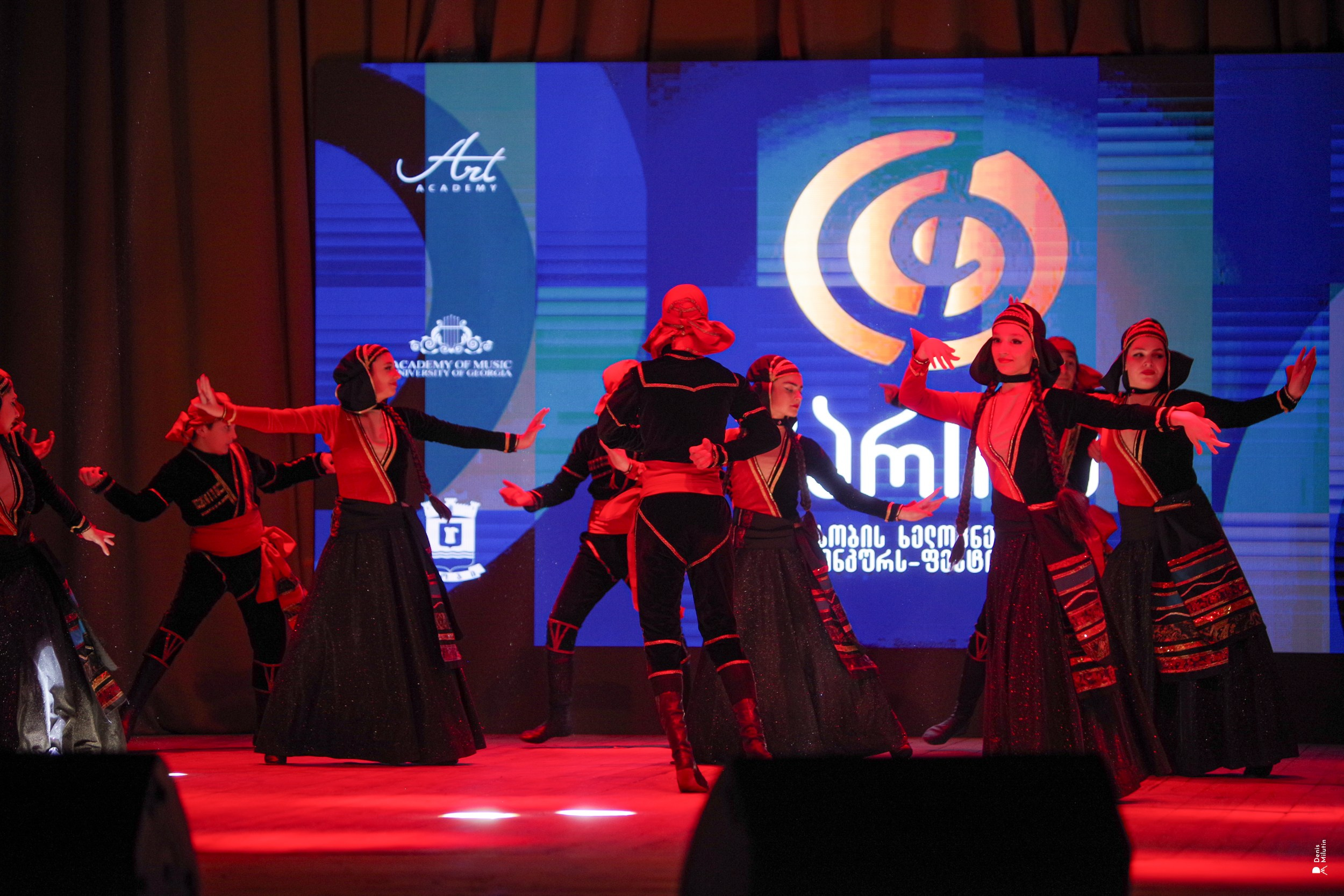 Танцы в Хоби. Портретный фотограф Денис Милютин