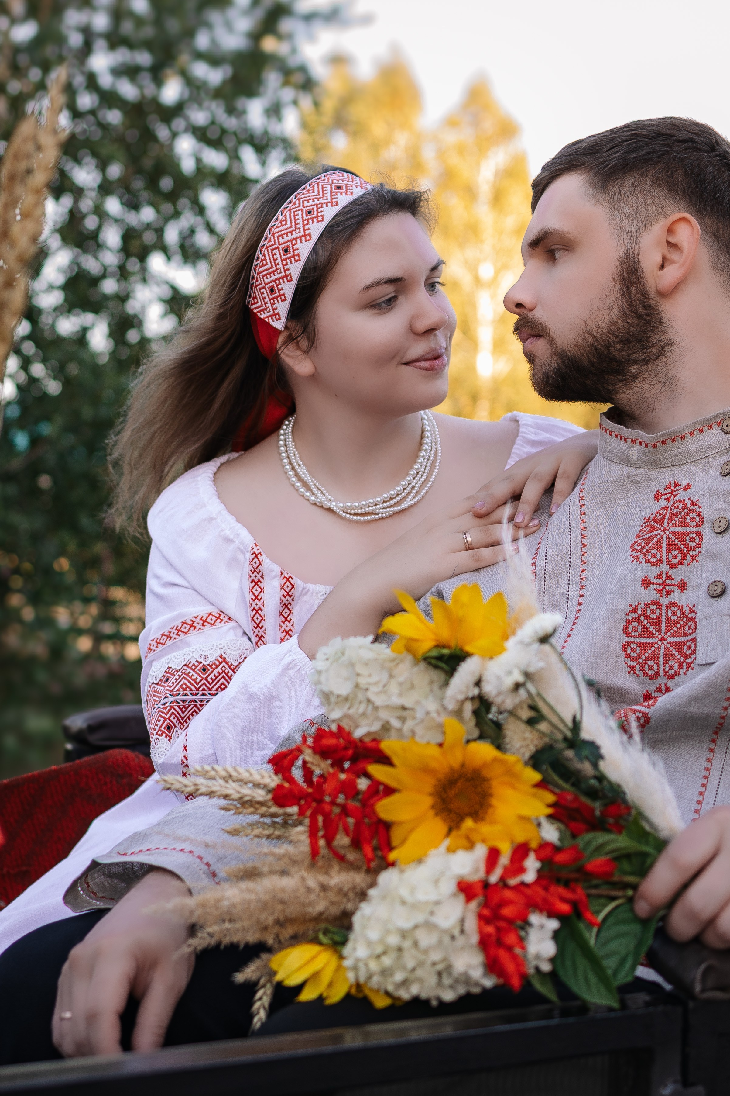 Свадебная фотосессия в Медногорске в старо русском стиле на природе. Фотограф Медногорск Кувандык Оксана Шерехода свадебные, семейные, индивидуальные, школьные фотосессии. Печать фотоальбомов