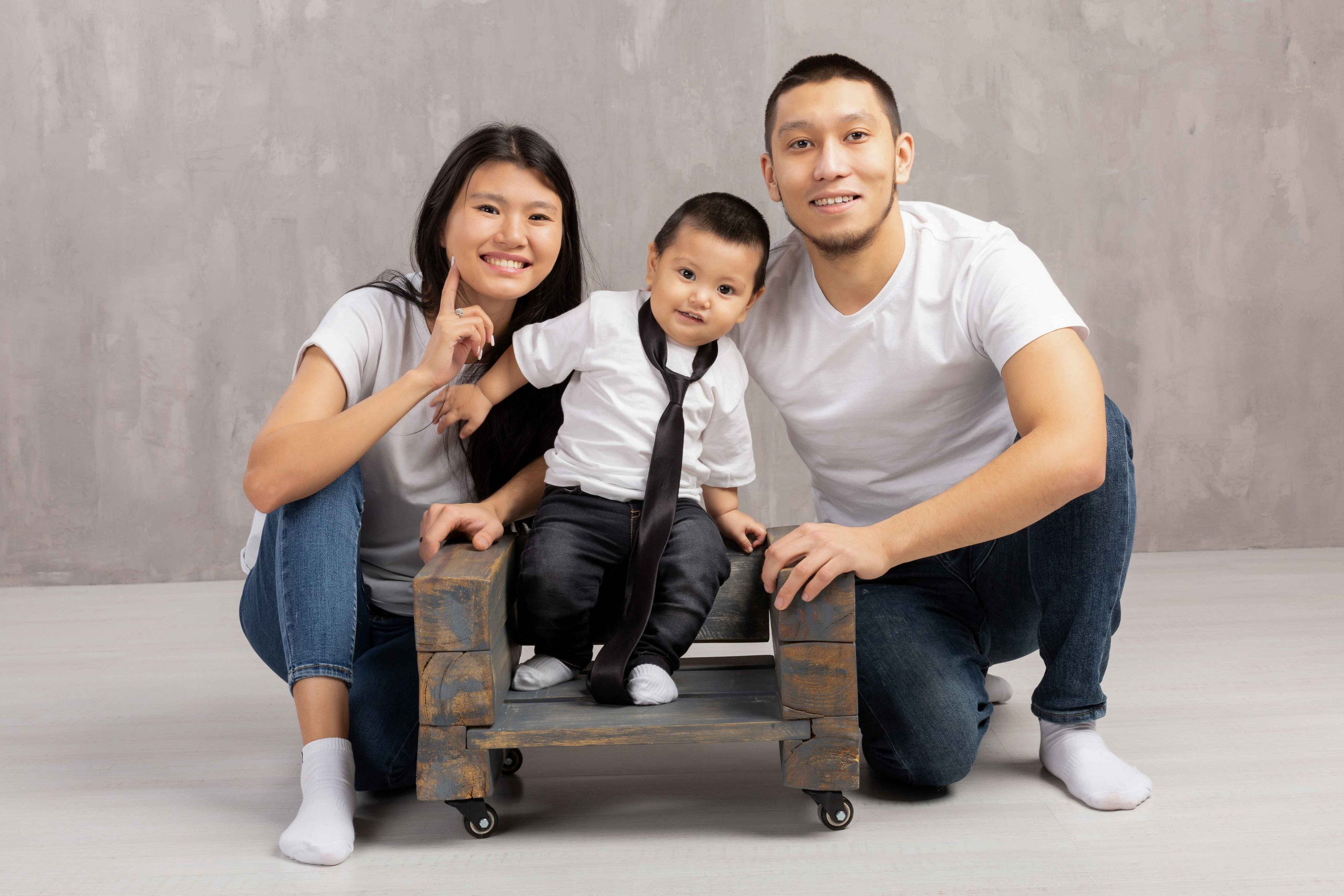 Фотосессия семейная. Фотостудия Алматы. Семейная и детская фотостудия Family studio.Фотограф Алматы