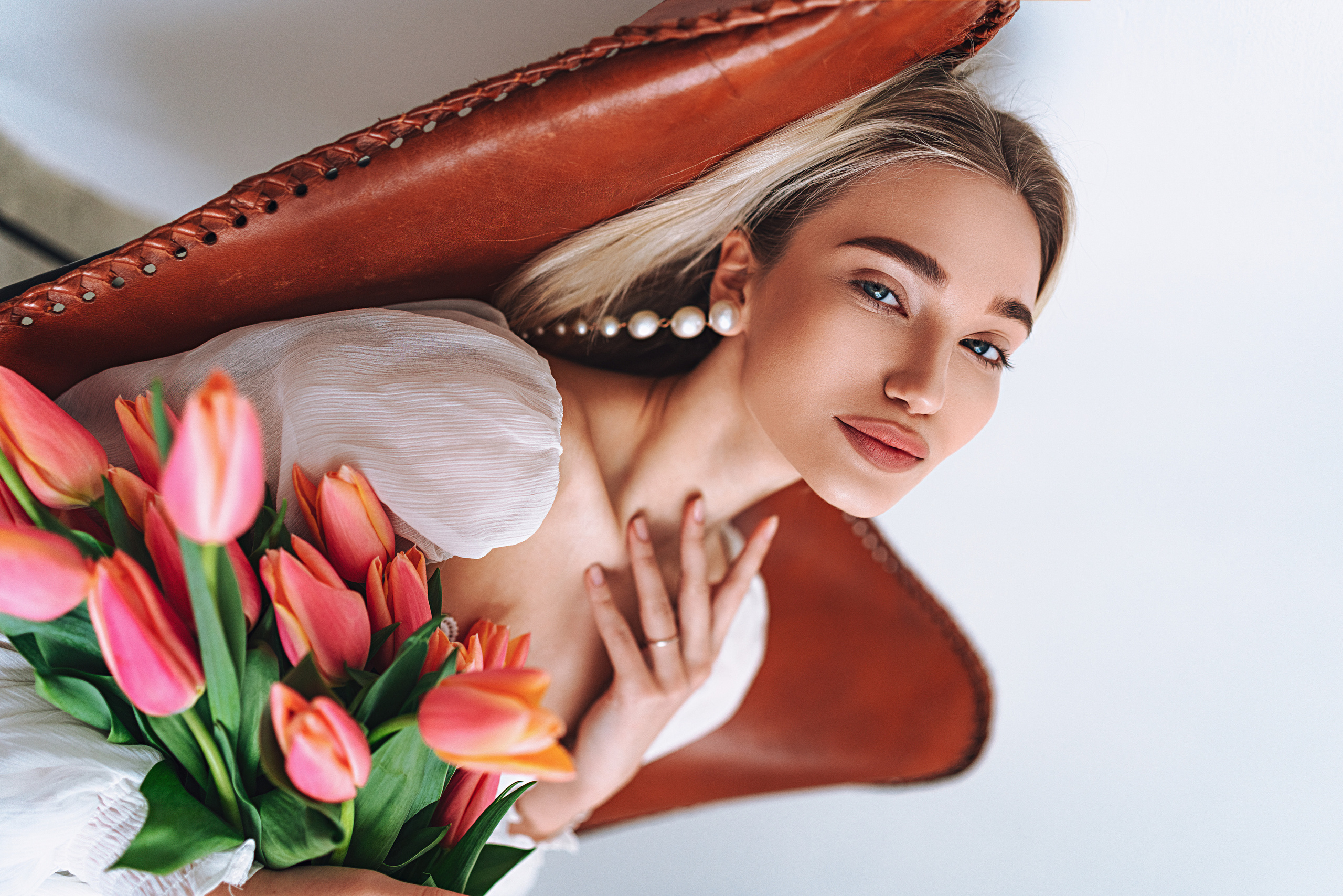 Женский портрет (в интерьере). Свадебный и портретный фотограф в Симферополе и Крыму