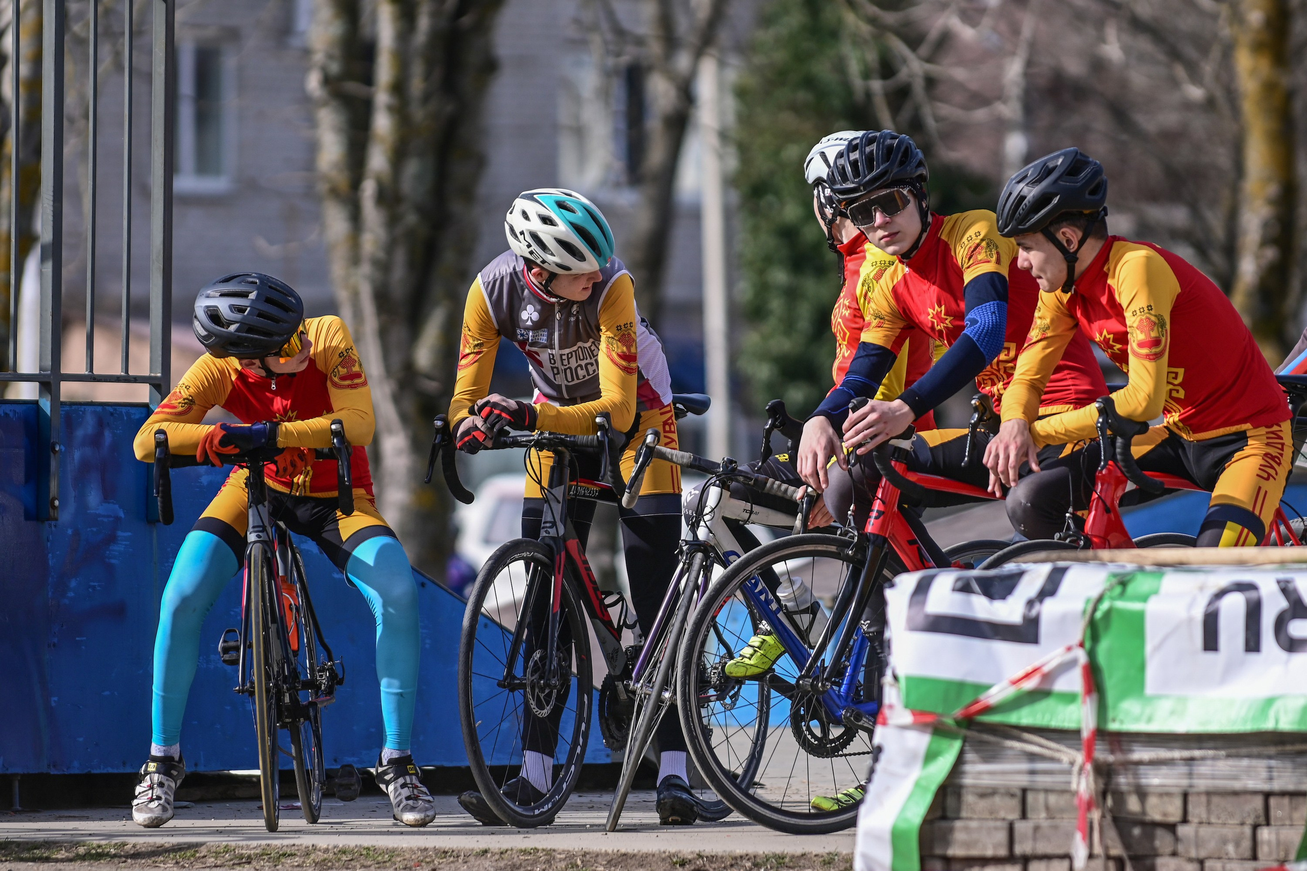 Маунтинбайк, кросс-кантри в Архипо-Осиповке 16 марта 2025. Спортивный фотограф, фотожурналист Павел Ларькин