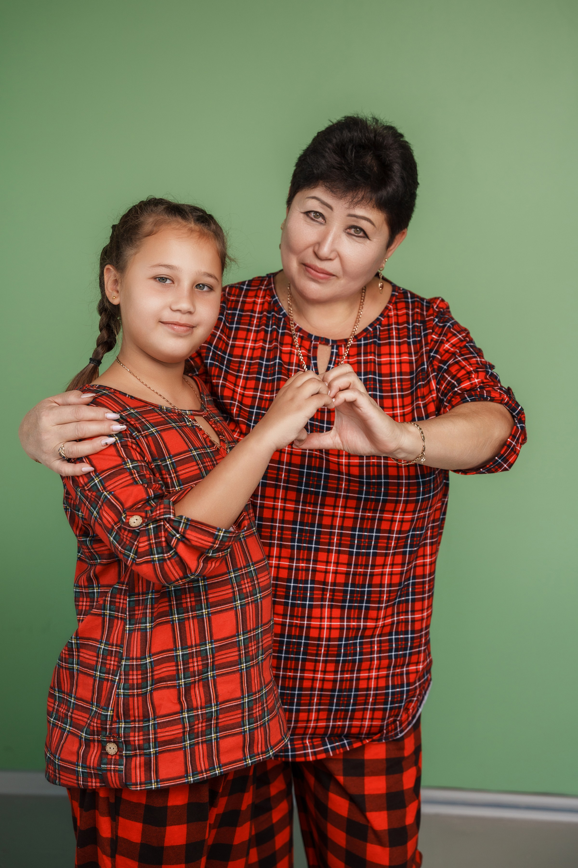 Семейная сьемка в студии с близкими. Ольга Плаксина фотограф в Саратове