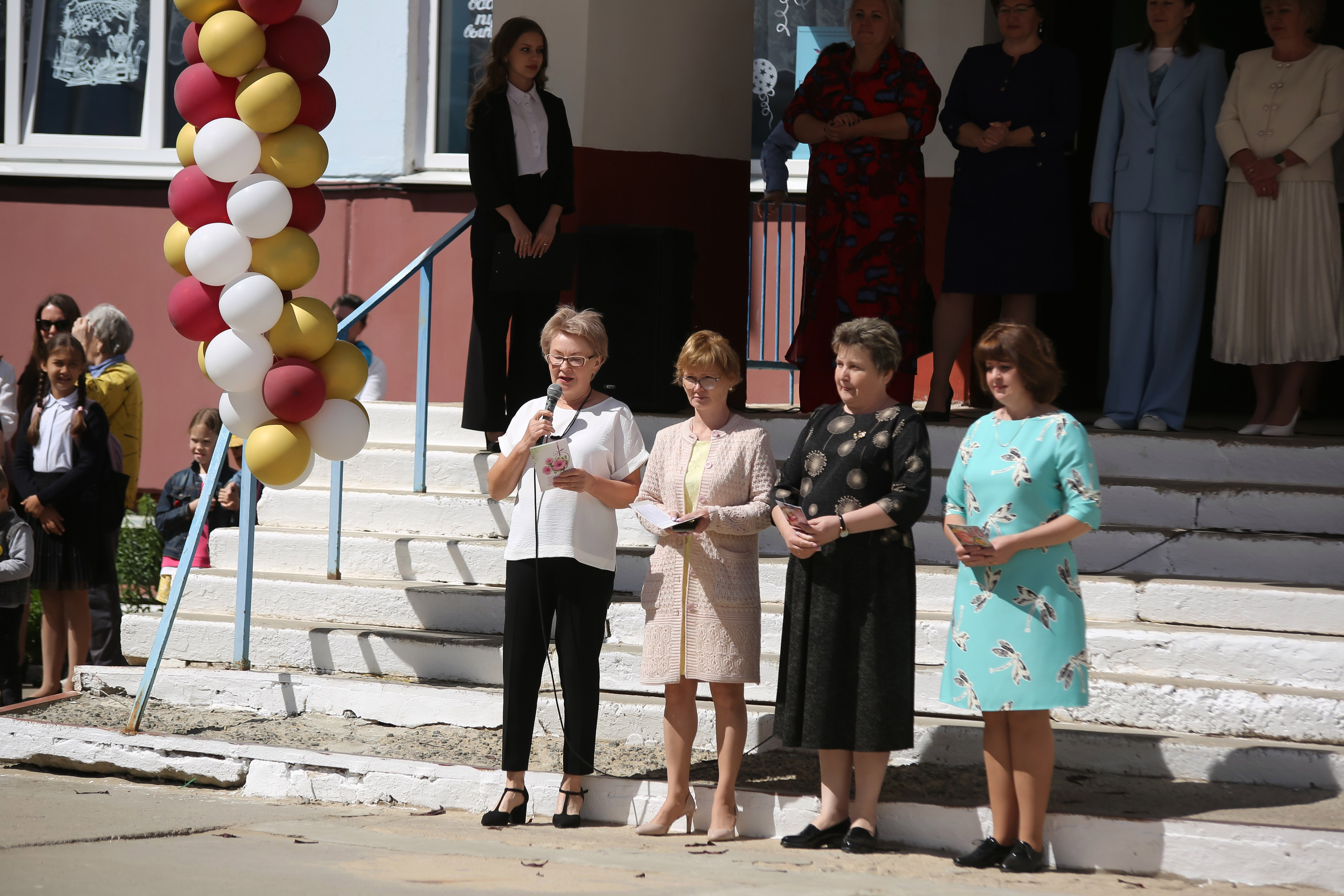 ЛИНЕЙКА «ПОСЛЕДНИЙ ЗВОНОК» 9 ШКОЛА 2024 г МЦЕНСК. ТВОЙ АЛЬБОМ / ТВОИ ПРАВИЛА