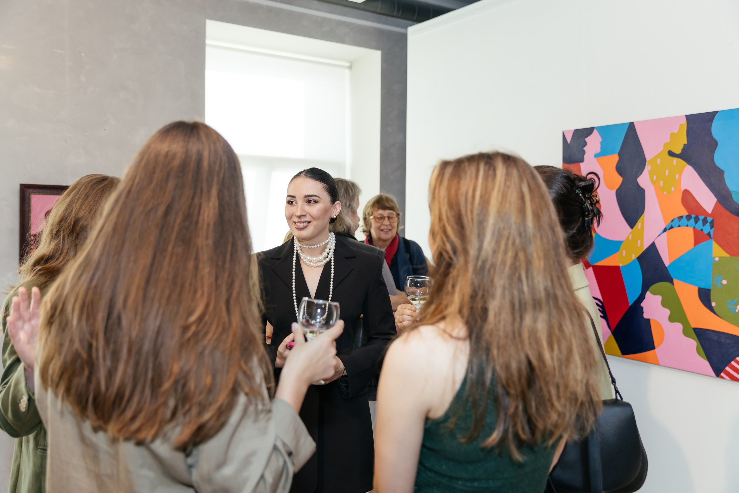 Выставка Лиры Алборовой «Цвет — это я». Свадебный и репортажный фотограф в Санкт-Петербурге Николай Голованов