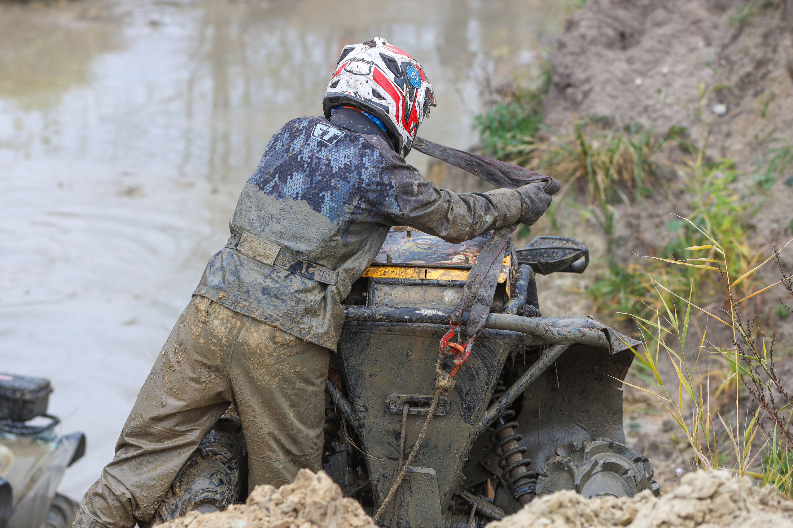 Гонки на квадроциклах Грязевое кольцо. Спортивный фотограф в Самаре