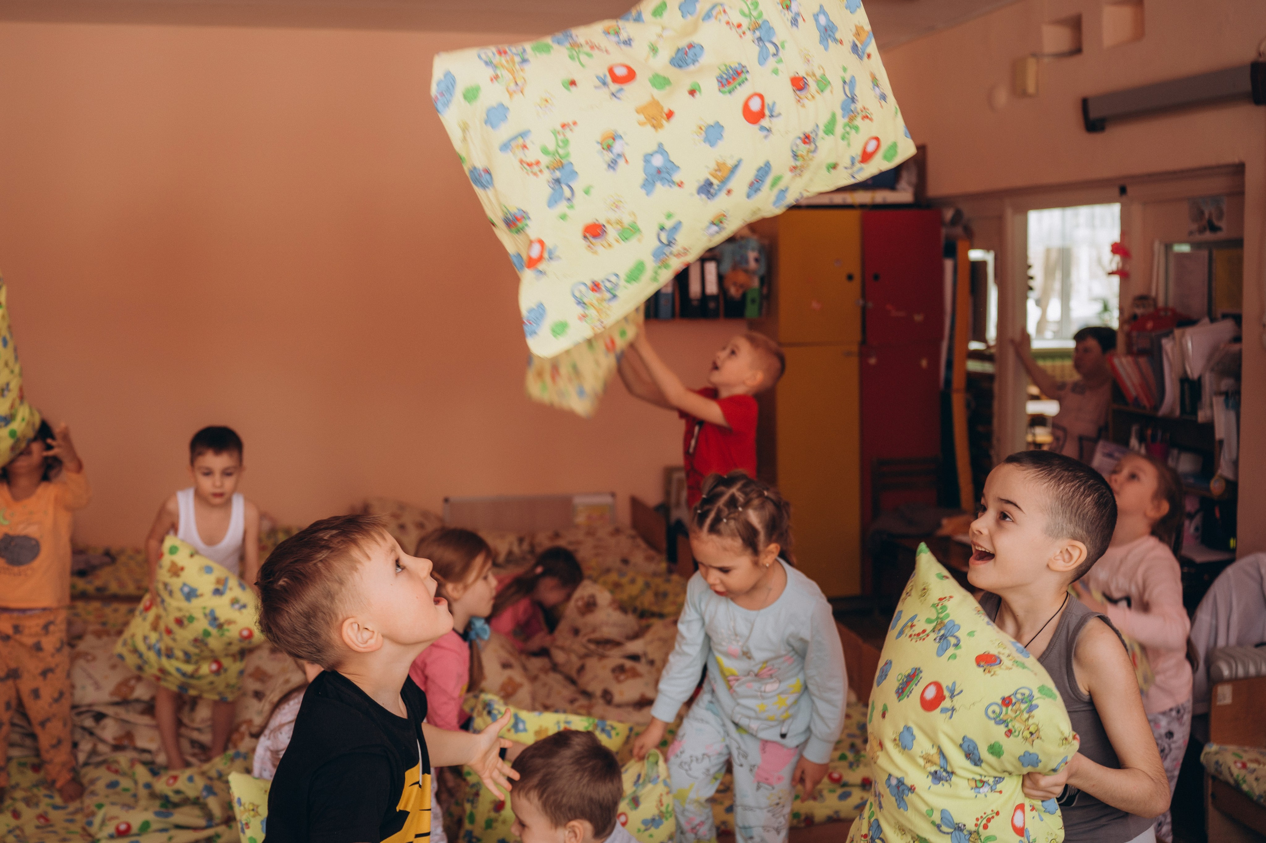 Репортаж в саду. Семейный фотограф • Домашние съемки в Нижнем Новгороде