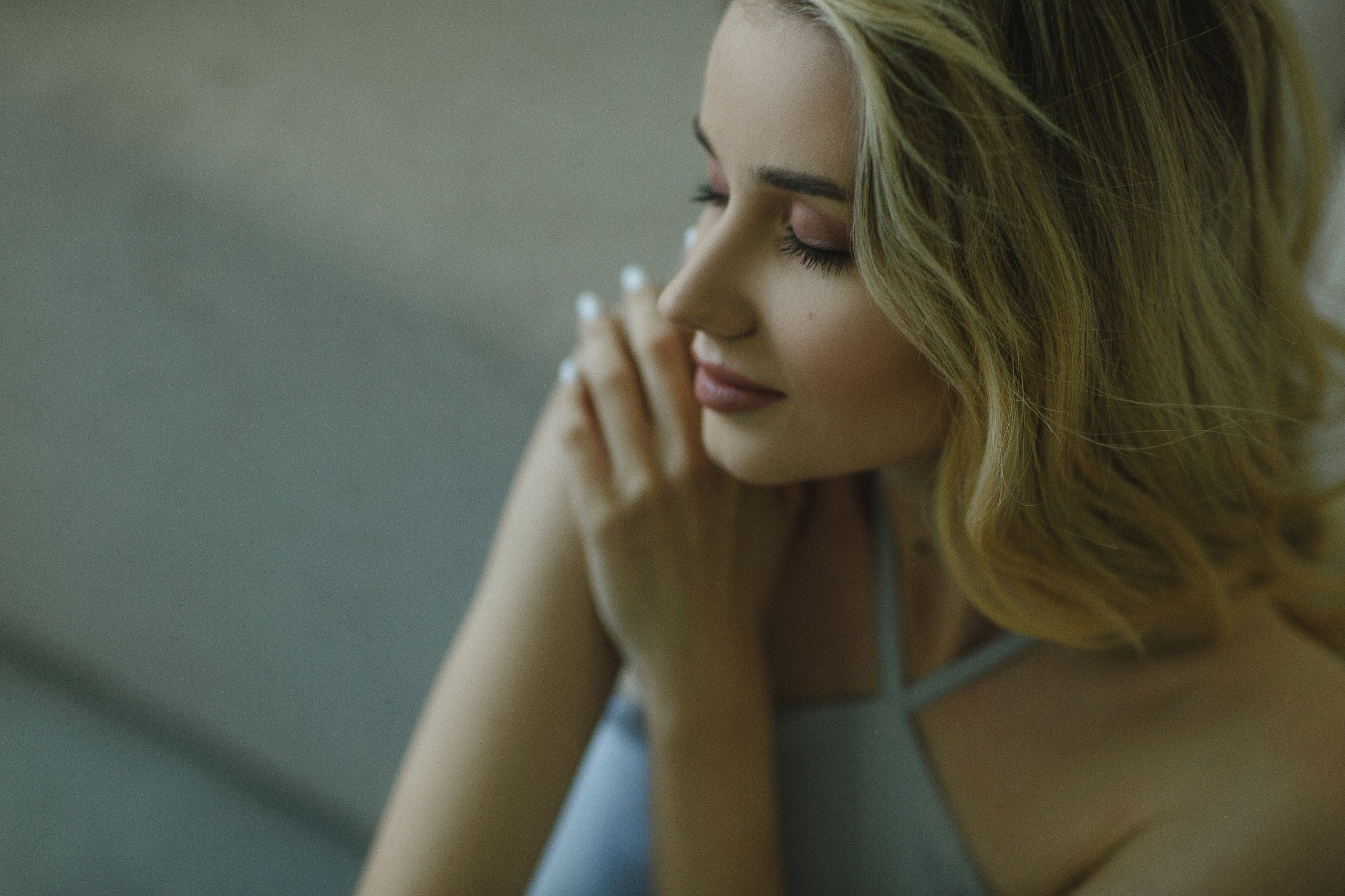 Студийная фотосессия в вечернем платье. Семейный и детский фотограф в Краснодаре Миронова Евгения