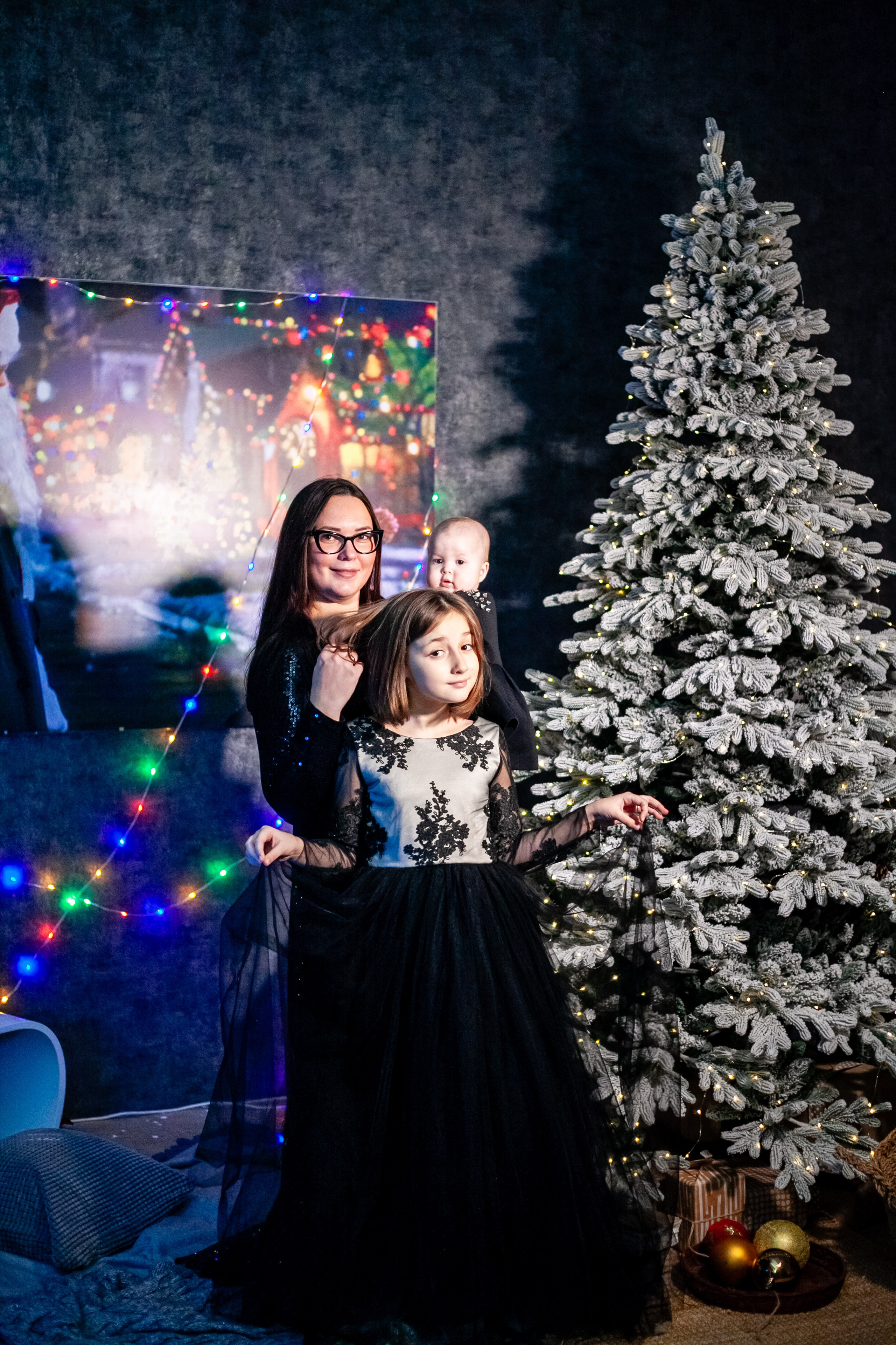 Ульяна и ее семья новый год 2024. Свадебный и семейный фотограф в Армавире