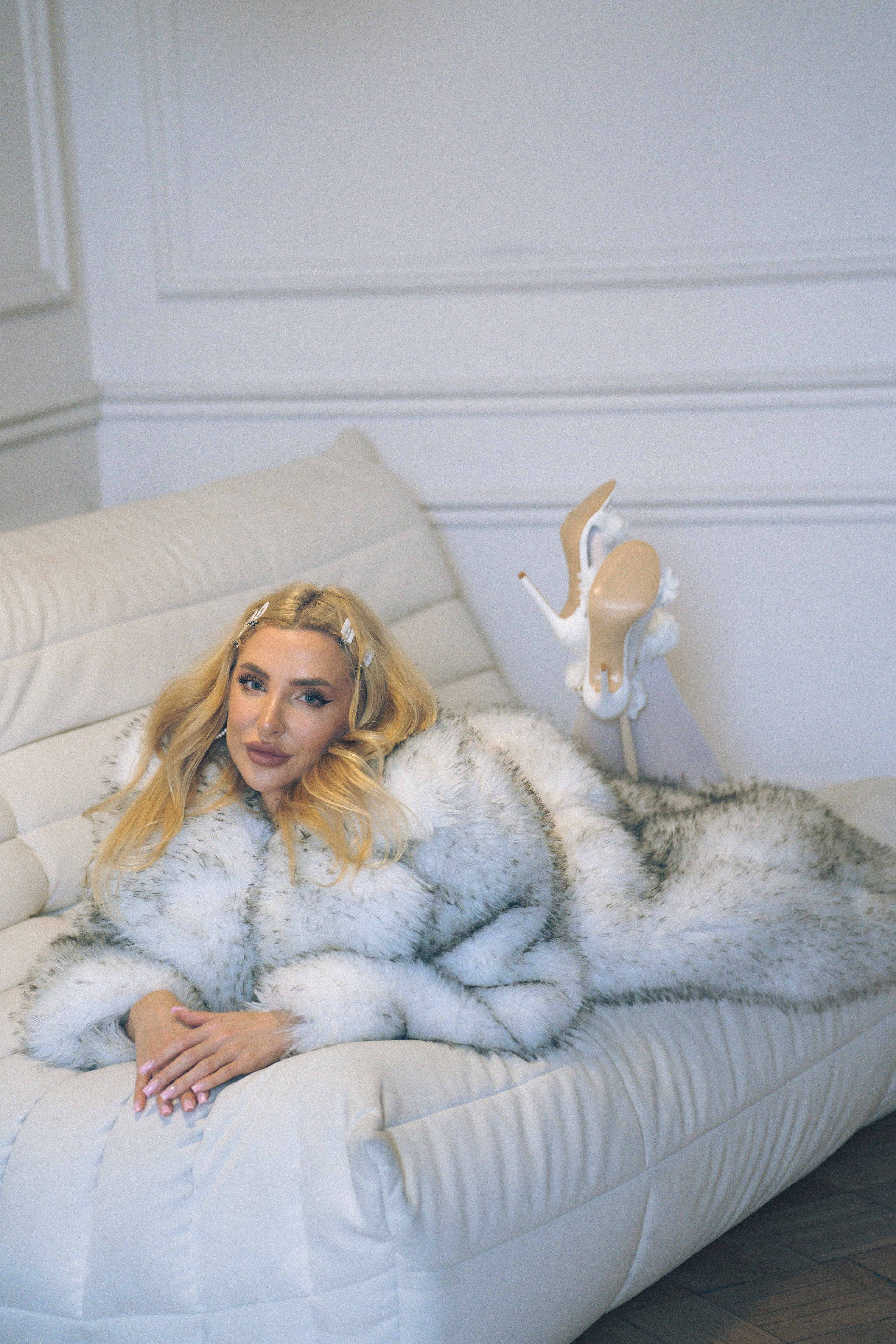 МИНИМАЛИЗМ В СТУДИИ НА ЧЕРНЫШЕВСКОЙ В СТУДИИ С БАЛКОНОМ. Профессиональный фотограф, Санкт-Петербург — Виктория Богомолова