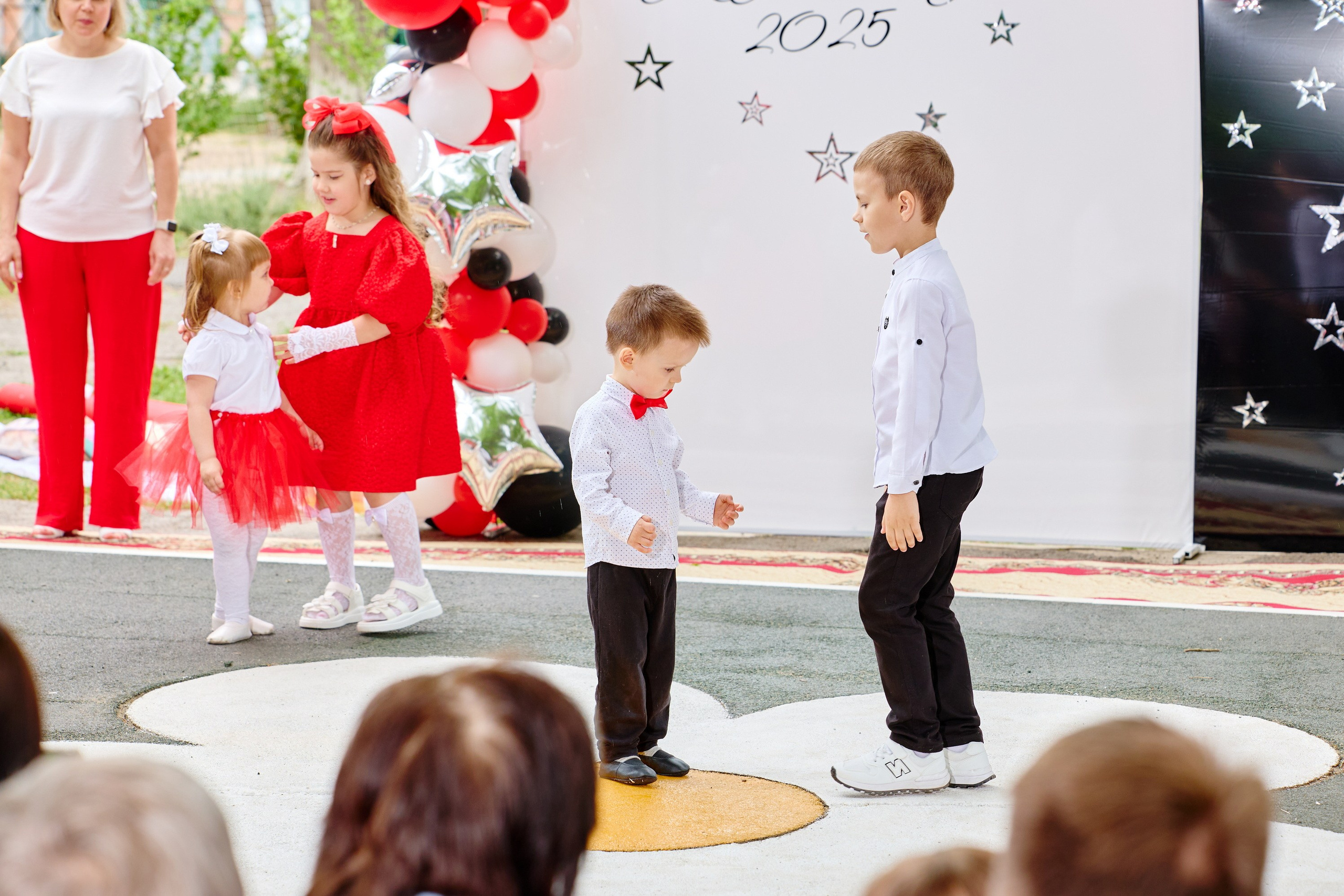 Выпускной 45 сад. Фотограф Выпускные альбомы Таганрог Сергей Коробченко