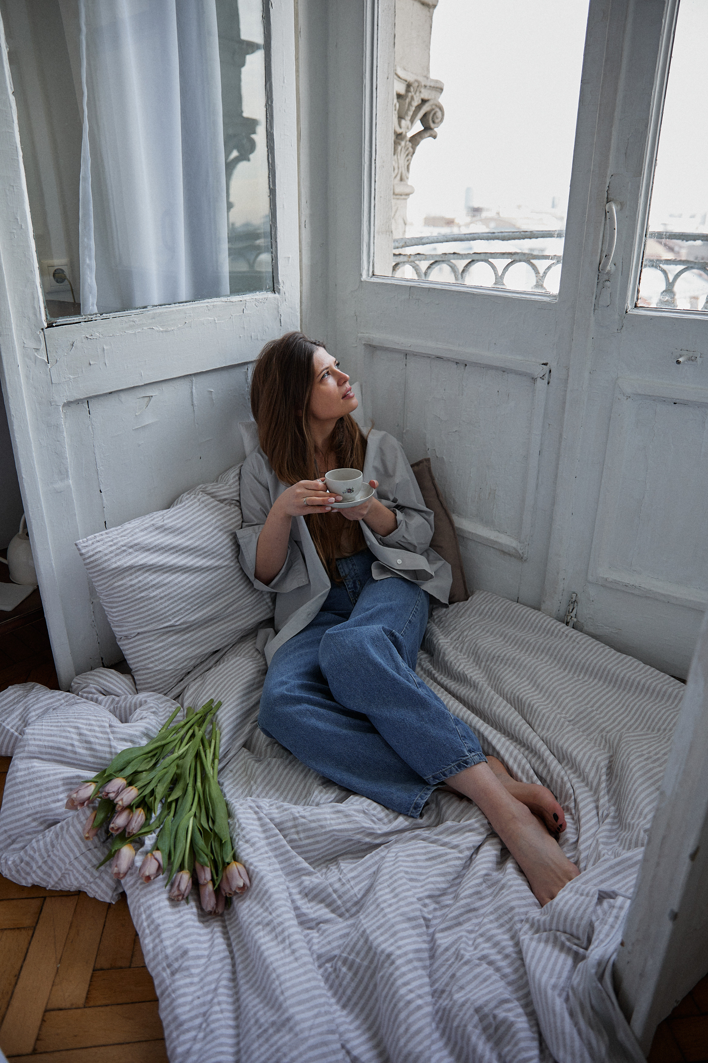 фотосессия дома с одеялом