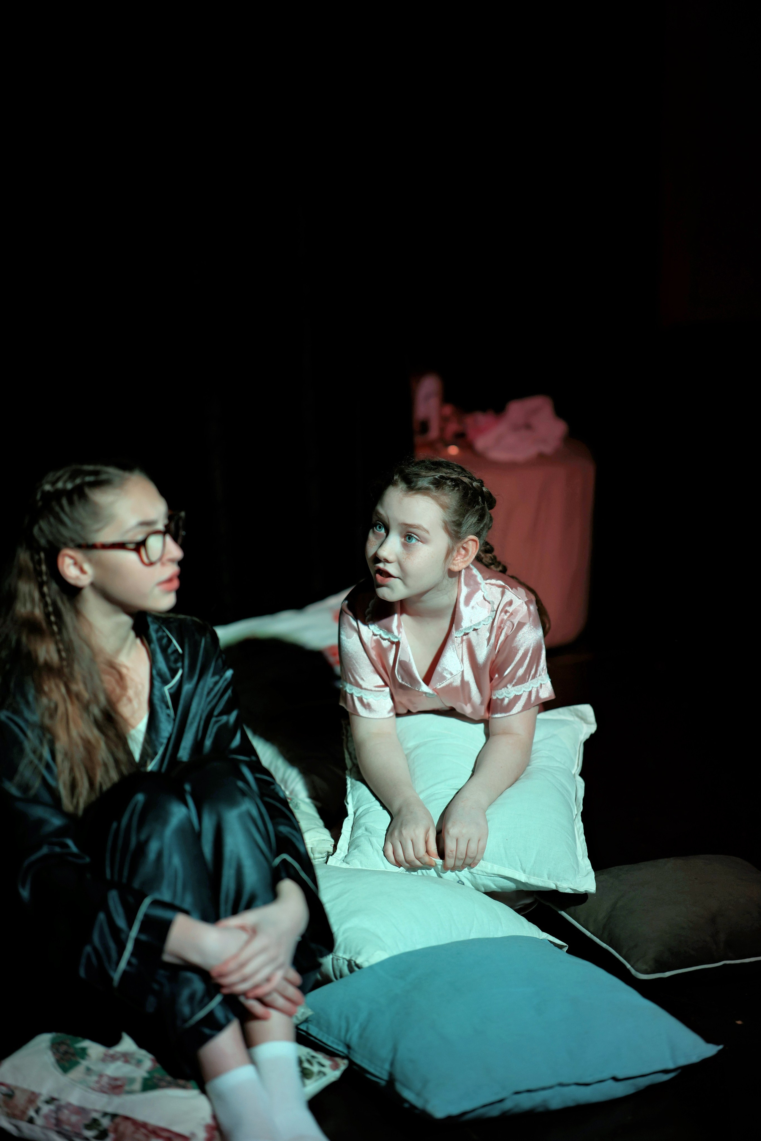 В шкафу с призраком (2). Фотограф Денис Болдинов. Москва