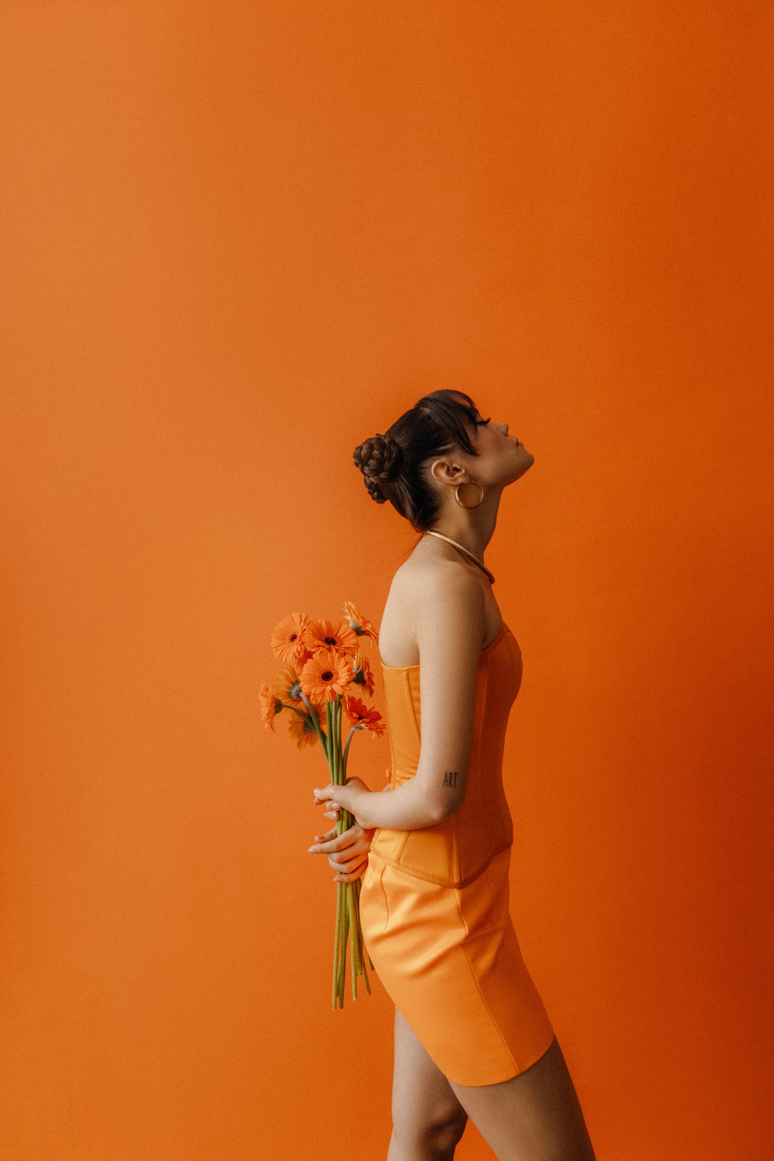Ольга. Оранжевая фотосессия с апельсинами и цветами. Фотограф в Москве Ольга Сатони