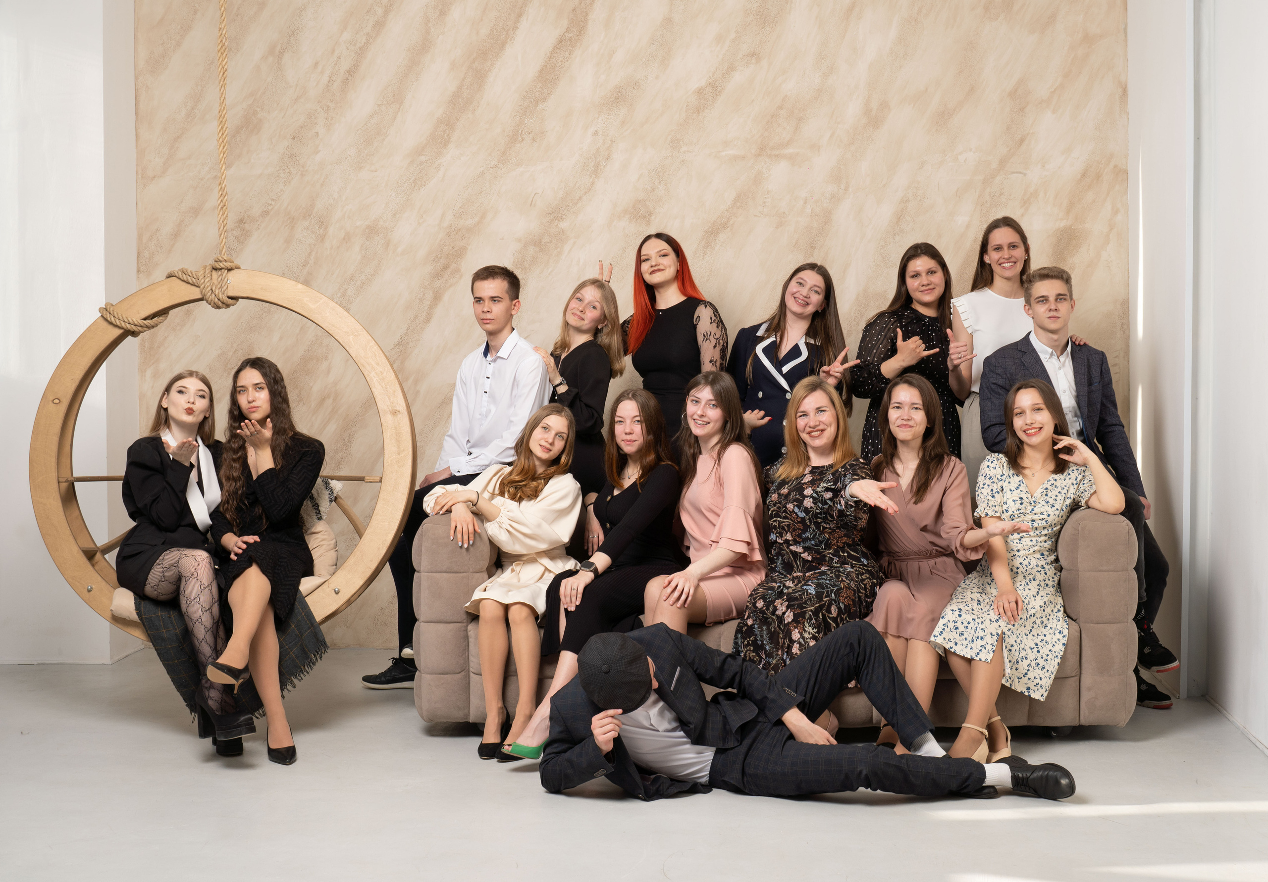 Фото. РЕД БУК — Выпускные альбомы Дзержинск