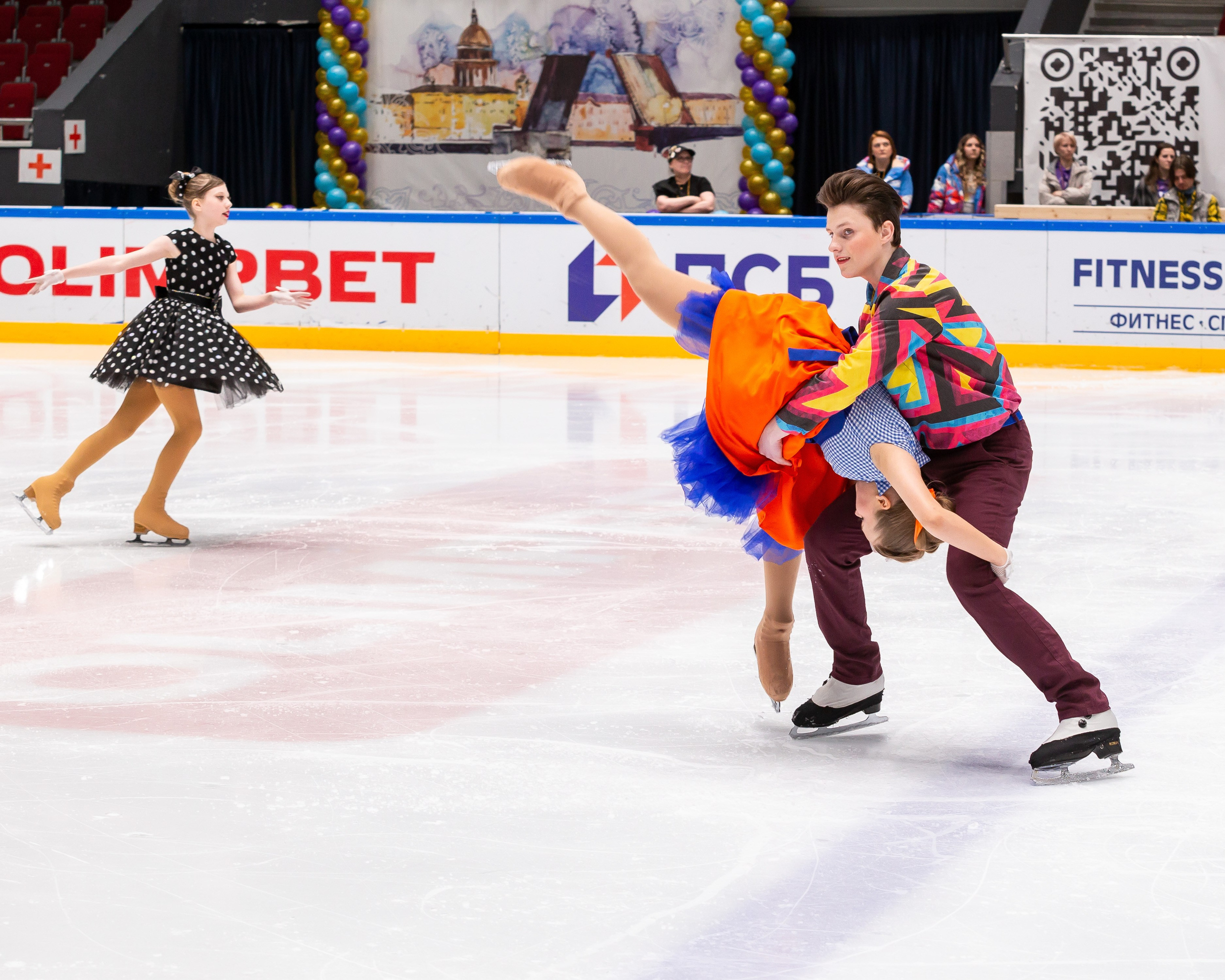 VII Ежегодный фестиваль массовых танцев на льду и фигурного катания «Петровский лёд» Санкт-Петербург 2024. Репортажный фотограф в Москве