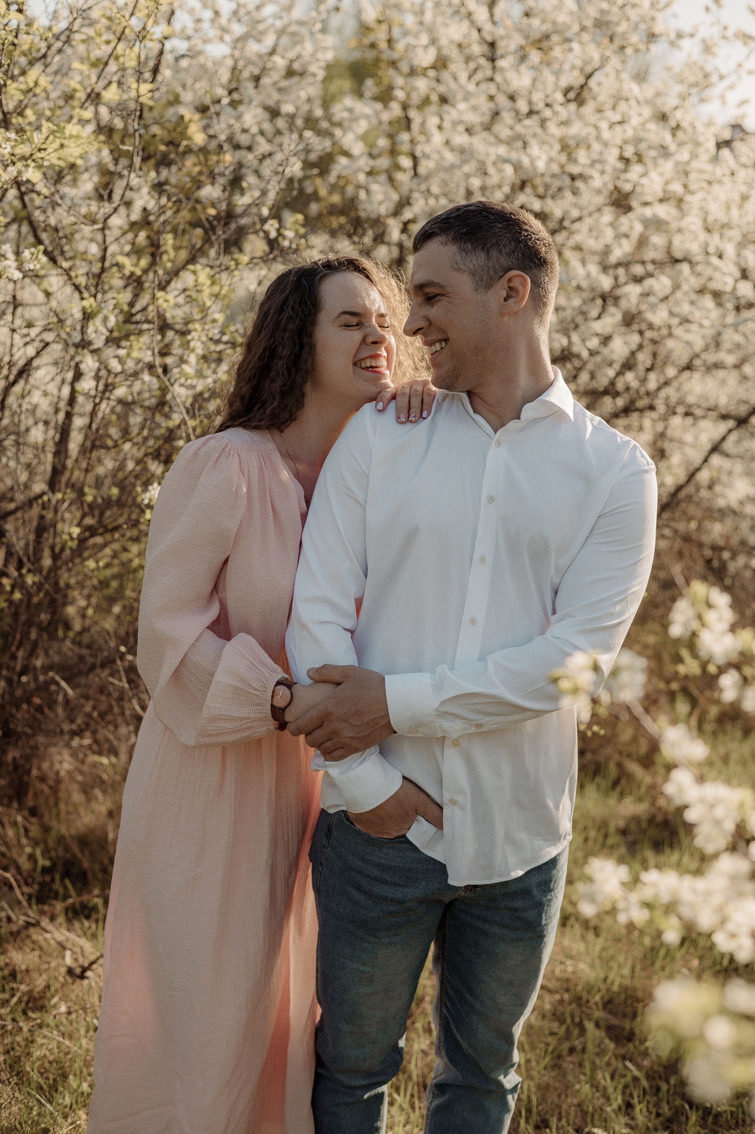 Настя, Антон и цветущие сады. Фотограф Мария Стрелкова