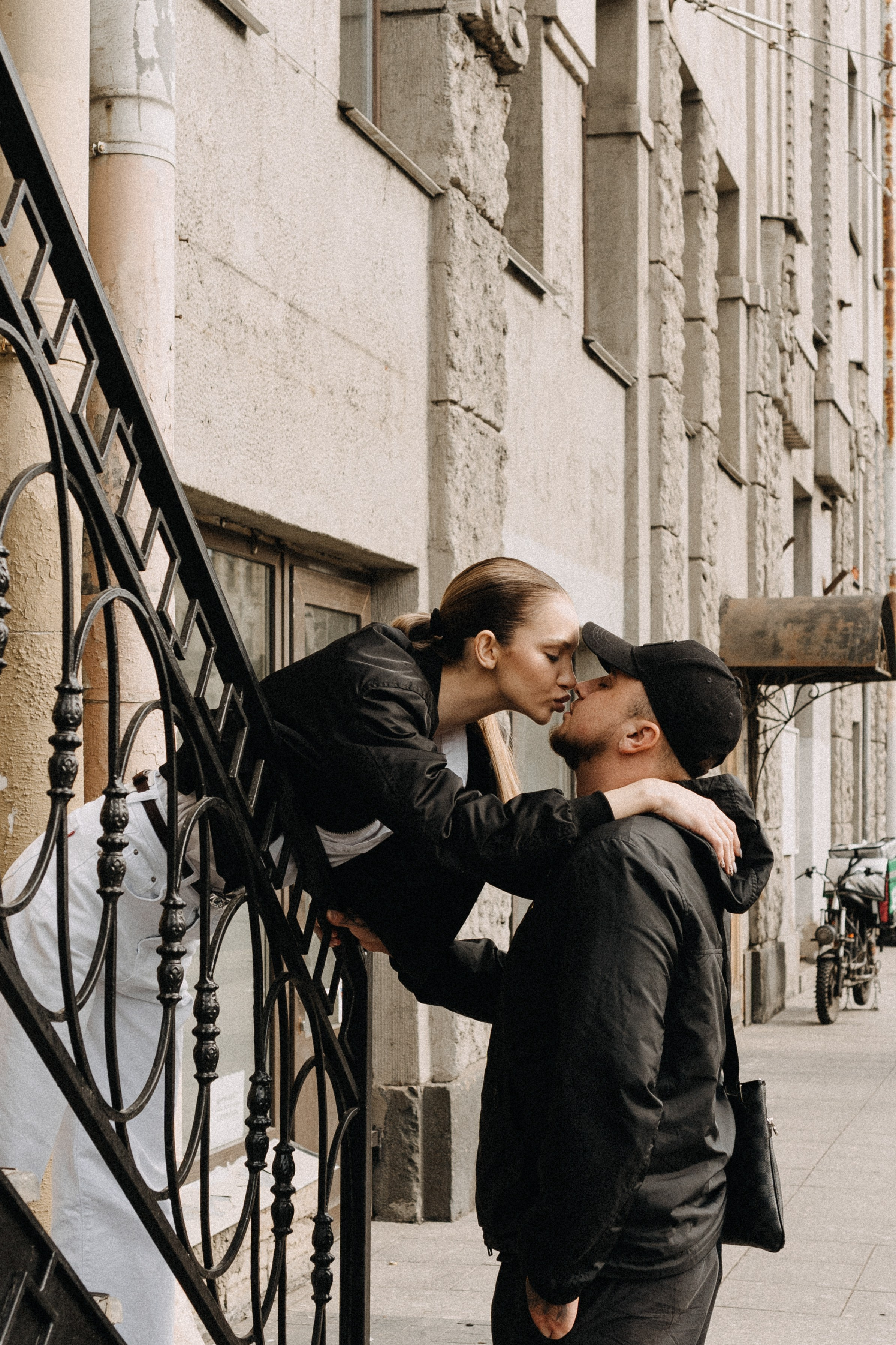 МЫ ГУЛЯЛИ ПРО КРЫШАМ ПИТЕРА. Профессиональный фотограф, Санкт-Петербург — Виктория Богомолова