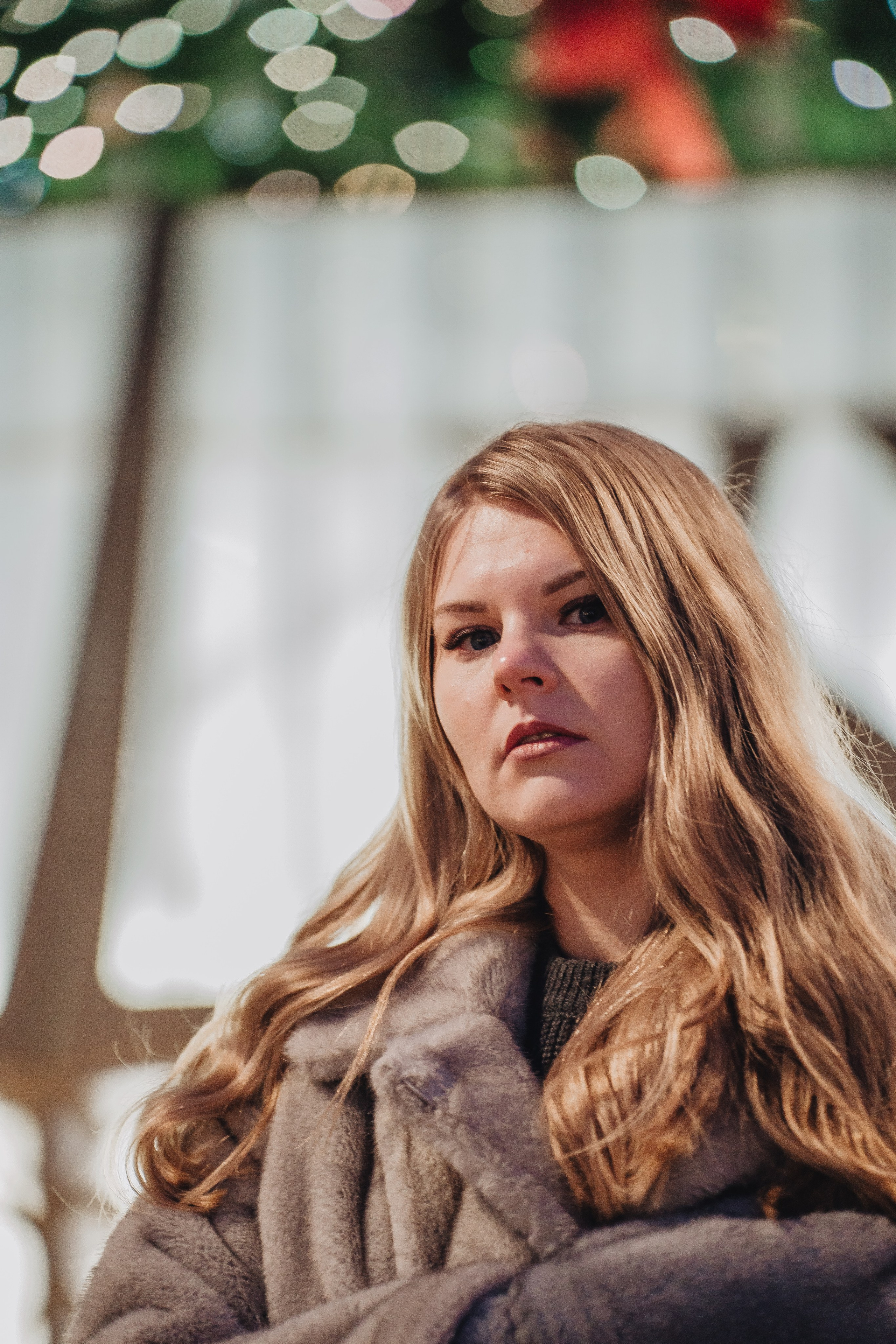 ПРОГУЛКА НА МАНЕЖНОЙ ПЛОЩАДИ ДЛЯ ДЕВУШКИ ПЕРЕД НОВЫМ ГОДОМ (НОВОГОДНЯЯ ФОТОСЕССИИЯ НА МАНЕЖНОЙ ПЛОЩАДИ). Профессиональный фотограф, Санкт-Петербург — Виктория Богомолова