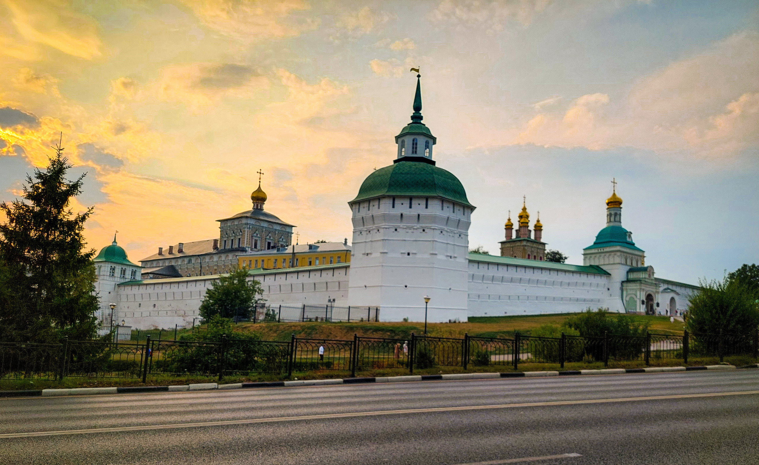 Разные фото на телефон.Города,природа. Фотограф-анималист Юлия Германика