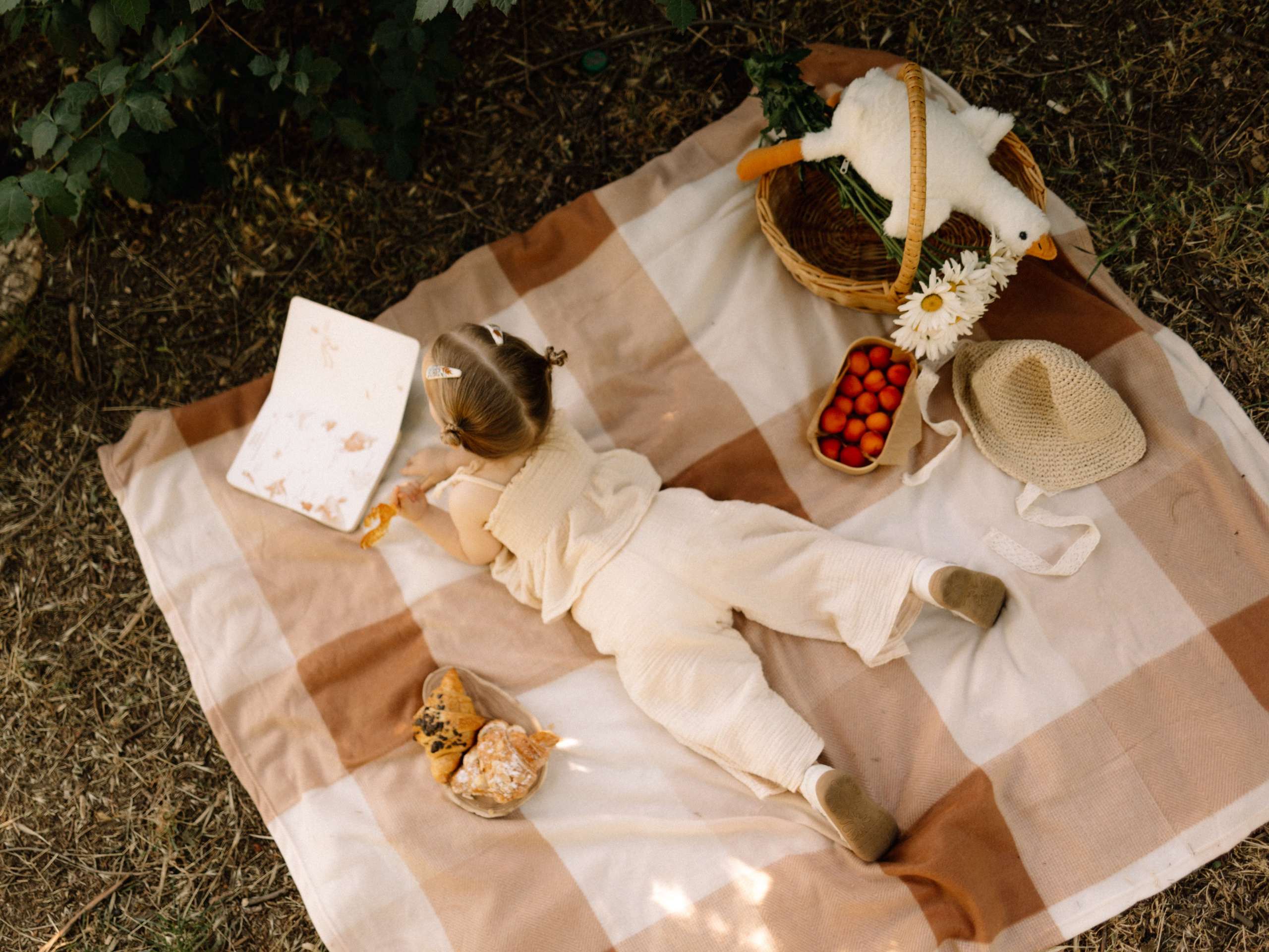 К двум годам Машули — дендрарий. Семейный фотограф в Краснодаре Храмова Анна