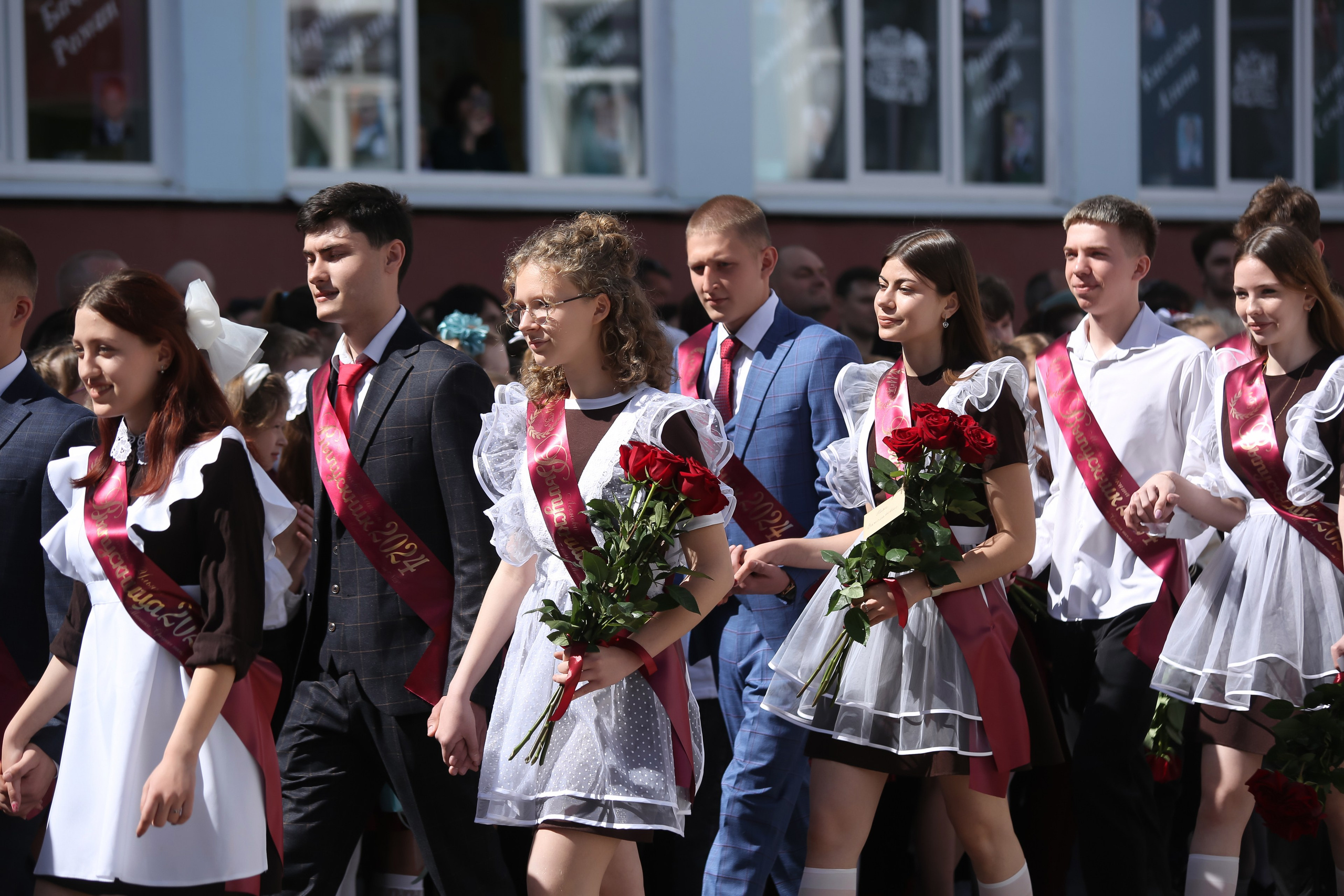 ЛИНЕЙКА «ПОСЛЕДНИЙ ЗВОНОК» 9 ШКОЛА 2024 г МЦЕНСК. ТВОЙ АЛЬБОМ / ТВОИ ПРАВИЛА