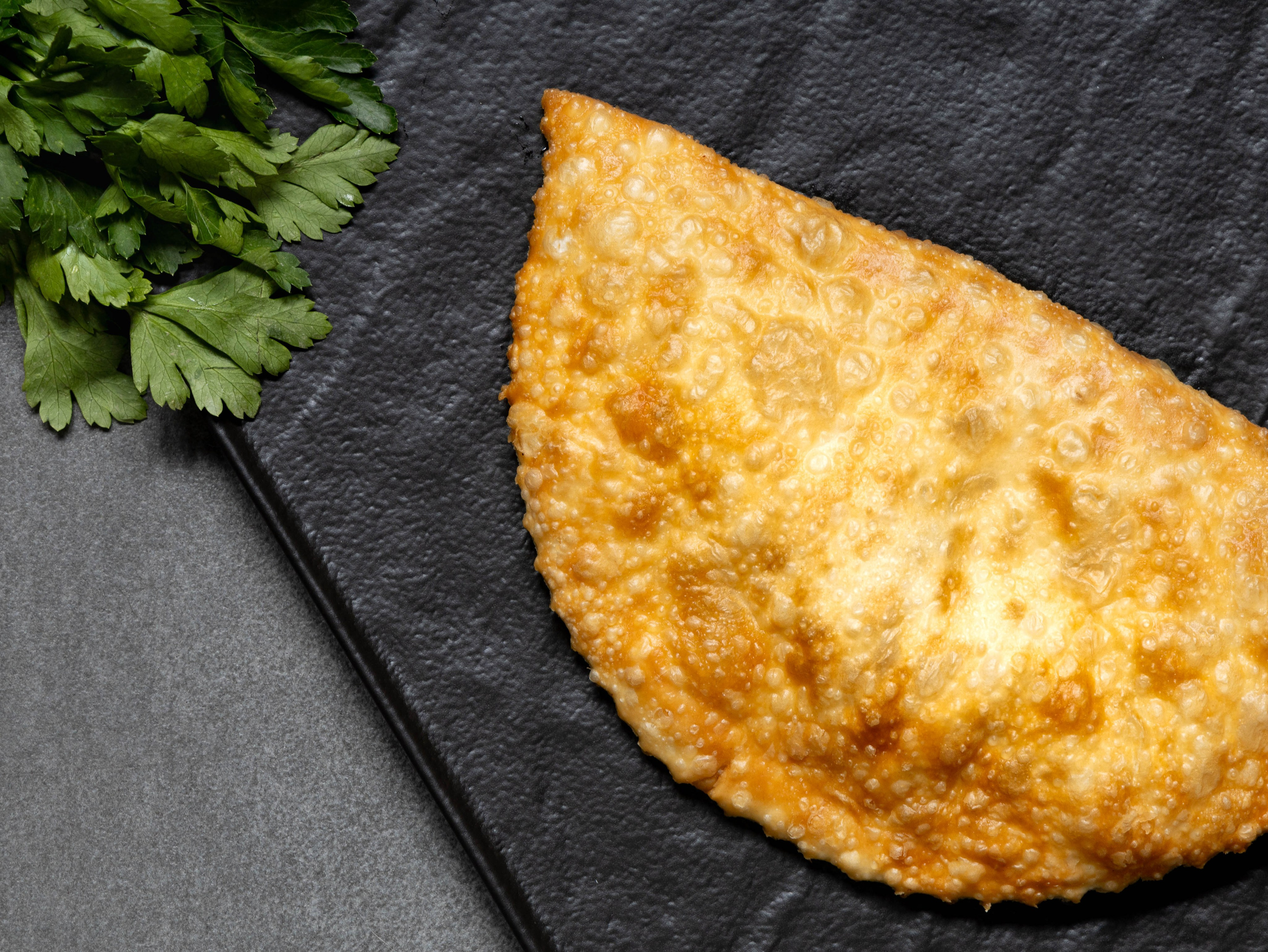 Блюда Чебуреки и Манты. Фотограф Юлия Воеводина