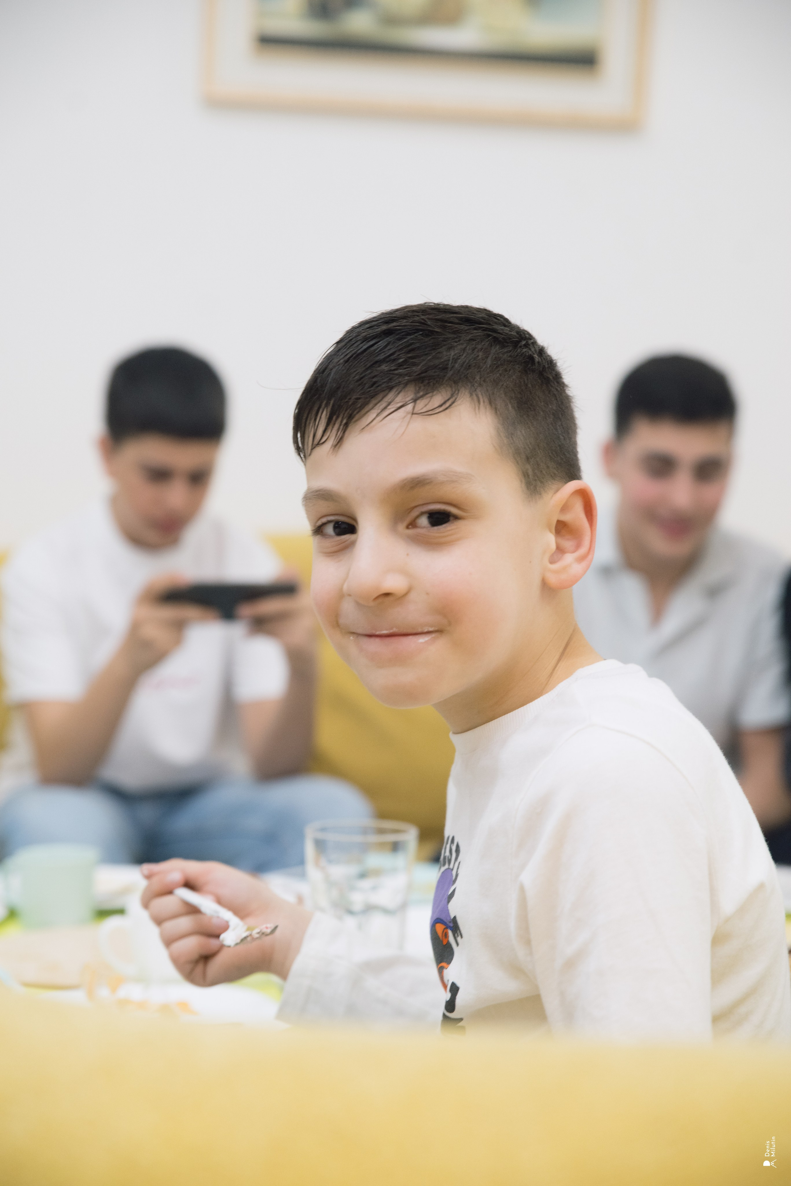 День рожденья в кафе Анна Гар. Портретный фотограф Денис Милютин