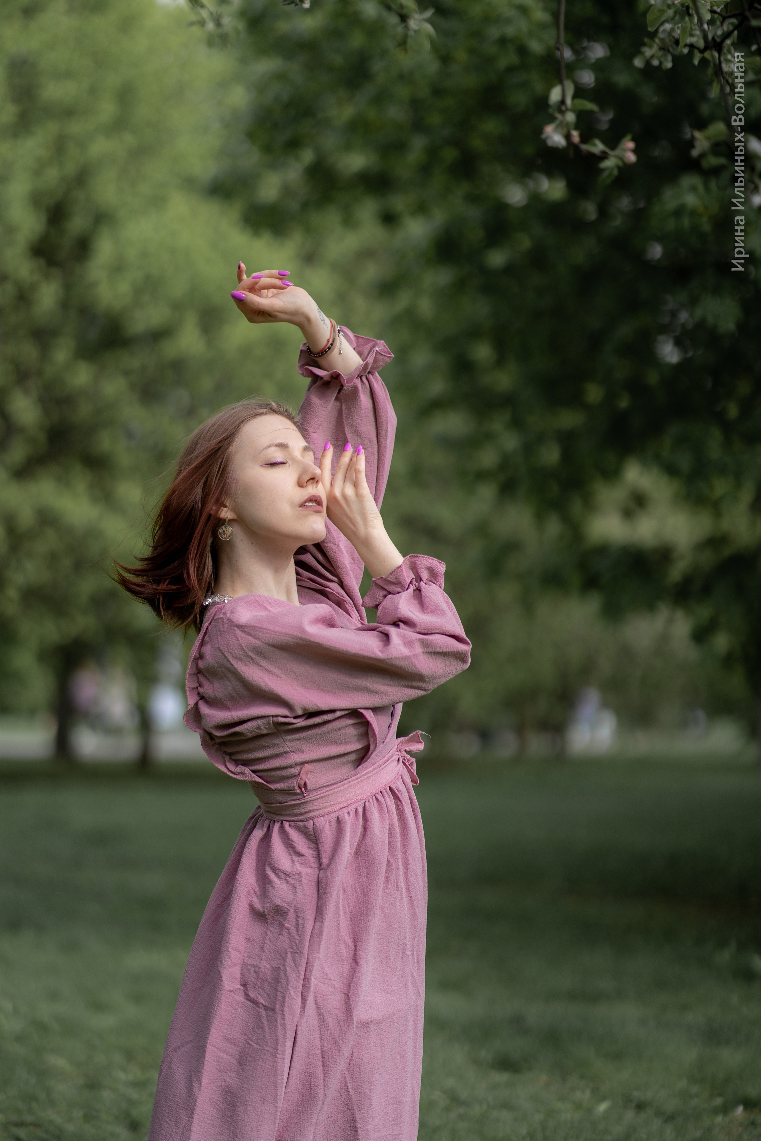Прогулка с цветущем саду. Семейный и детский фотограф Ирина Ильиных-Вольная в Москве и не только