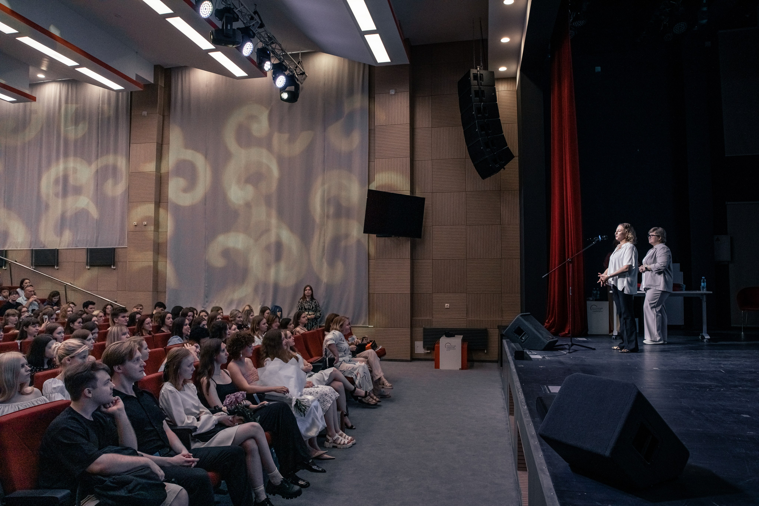 Вручение Дипломов | 4 Курс Московский Городской Педагогический Университет. Фотограф брендов и бизнеса в Москве Алексей Сентюрин