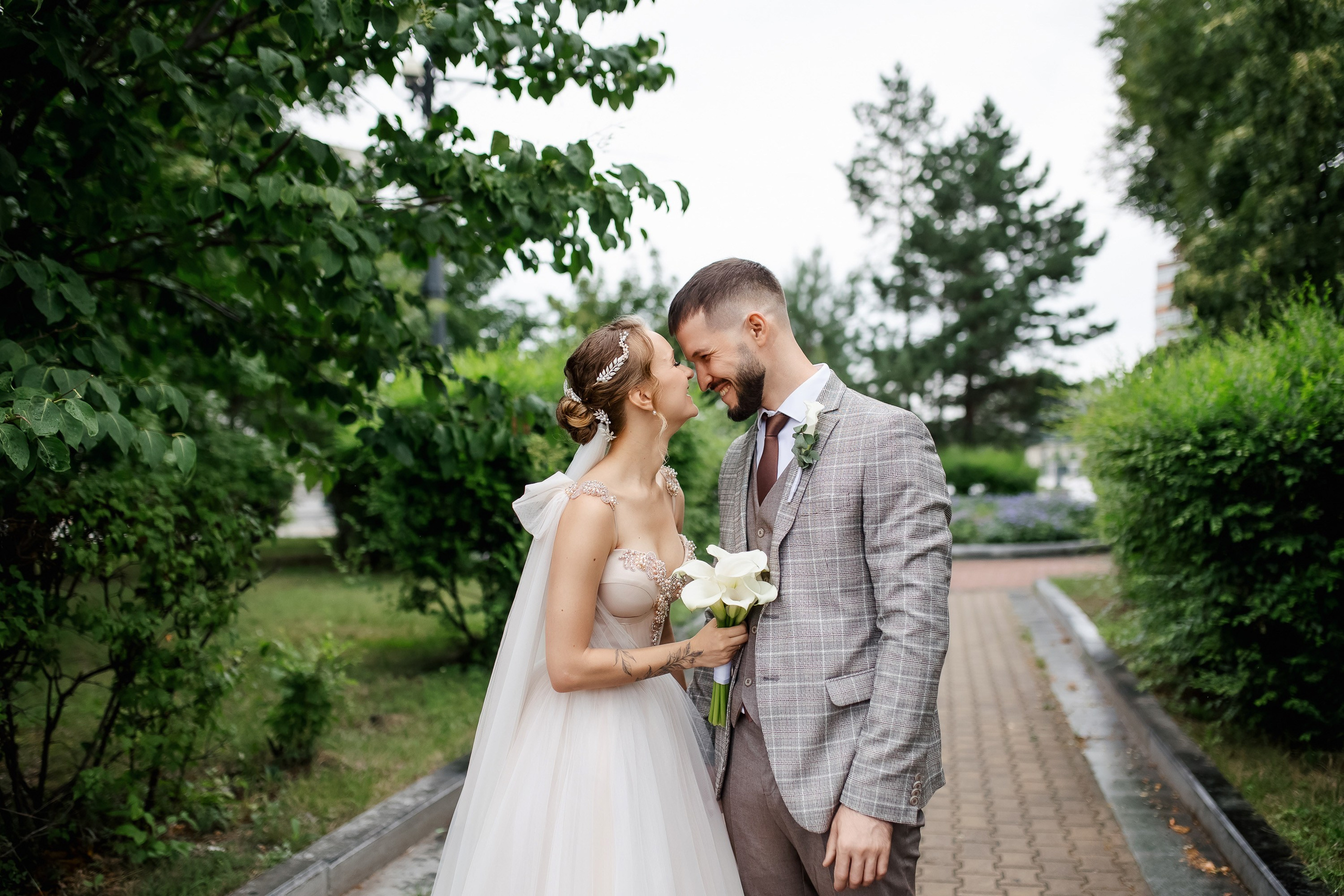 Степан и Ульяна. Утро. Загс. Прогулка. Дождь и солнце. Свадебный фотограф в Хабаровске