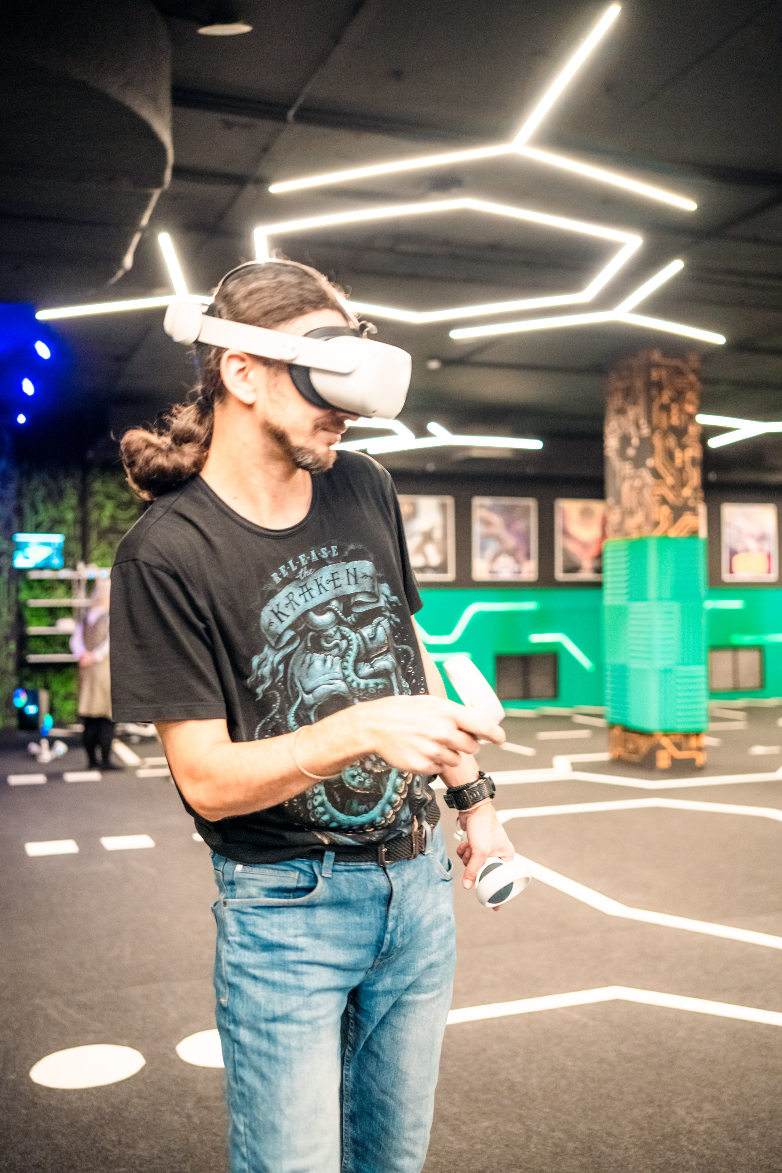 VR (November-December 2024). Felixtones