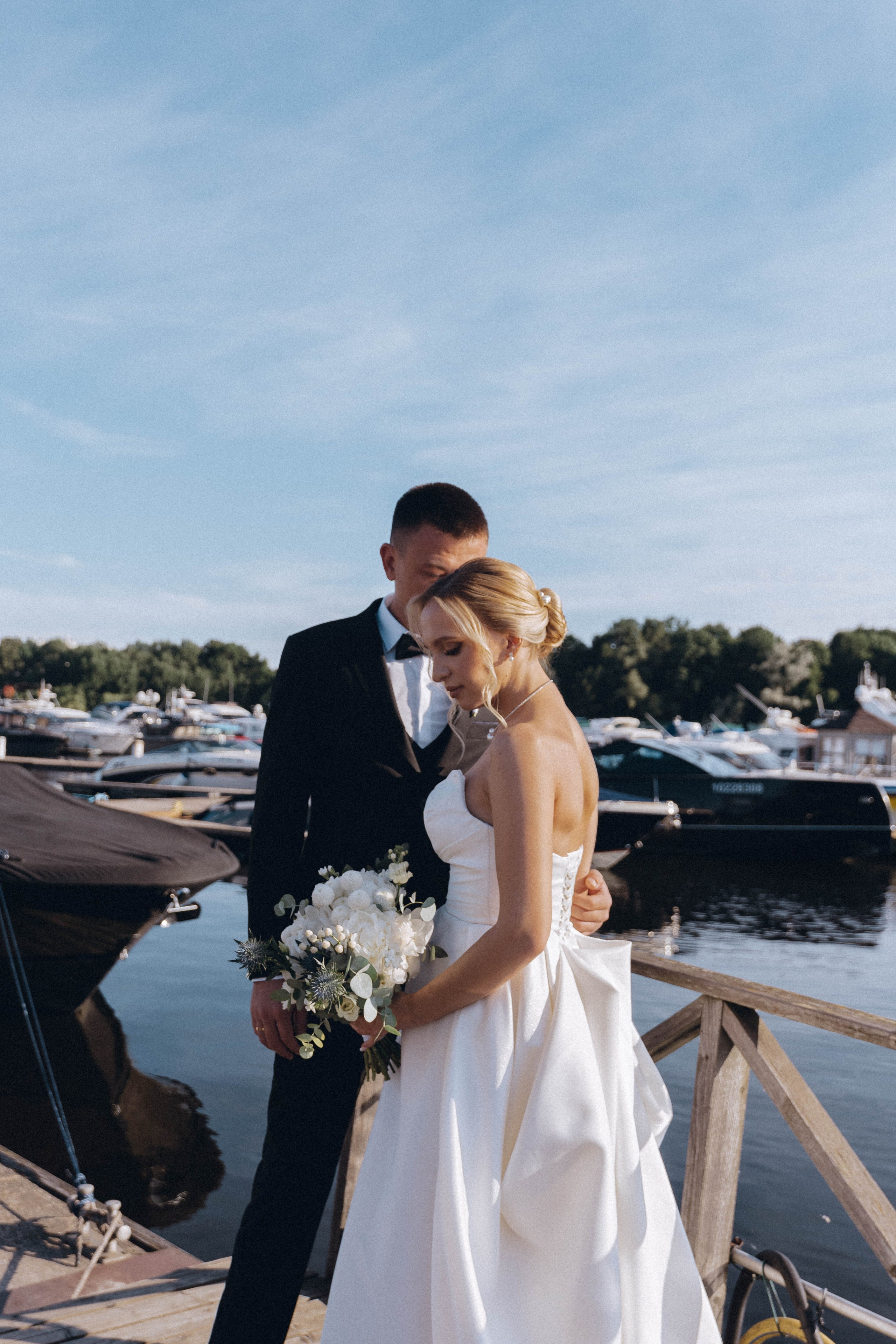 СВАДЕНБНАЯ СЬЕМКА НА КАТЕРЕ ПО КАНАЛАМ САНКТ-ПЕТЕРБУРГА И В АКВАТОРИИ НЕВЫ. Профессиональный фотограф, Санкт-Петербург — Виктория Богомолова