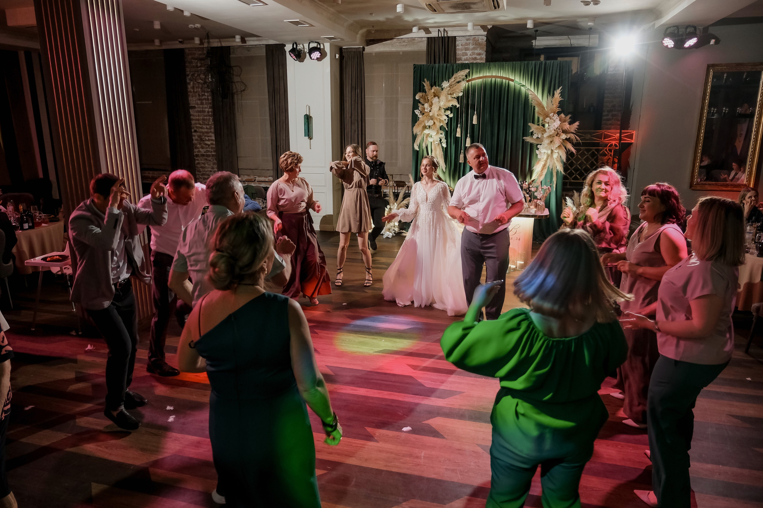 Свадебный фотограф в Омске Николай Рождественский. Профессиональный фотограф Николай Рождественский. Москва, Омск, Тюмень