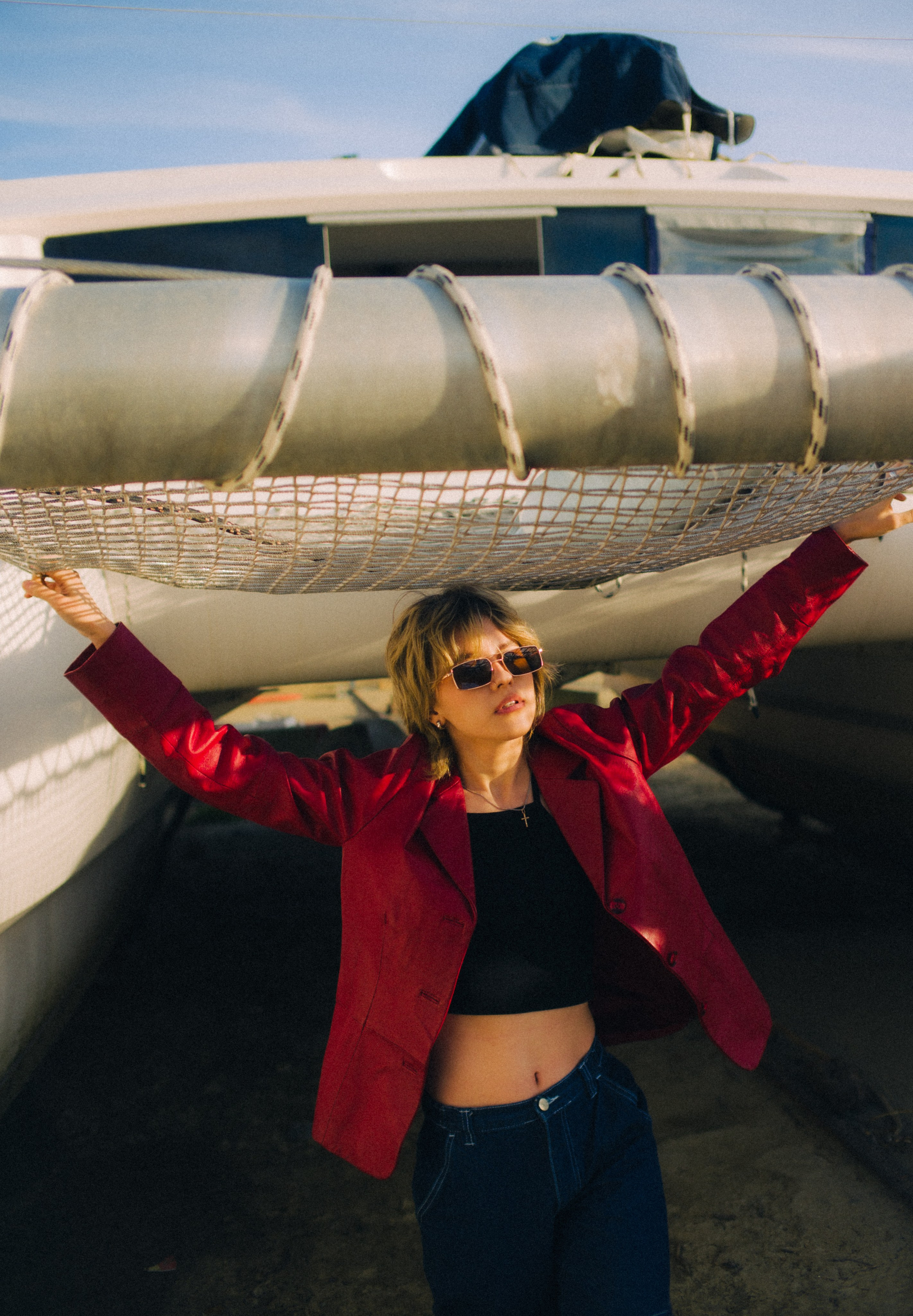 Вика среди заброшенных кораблей. Главная